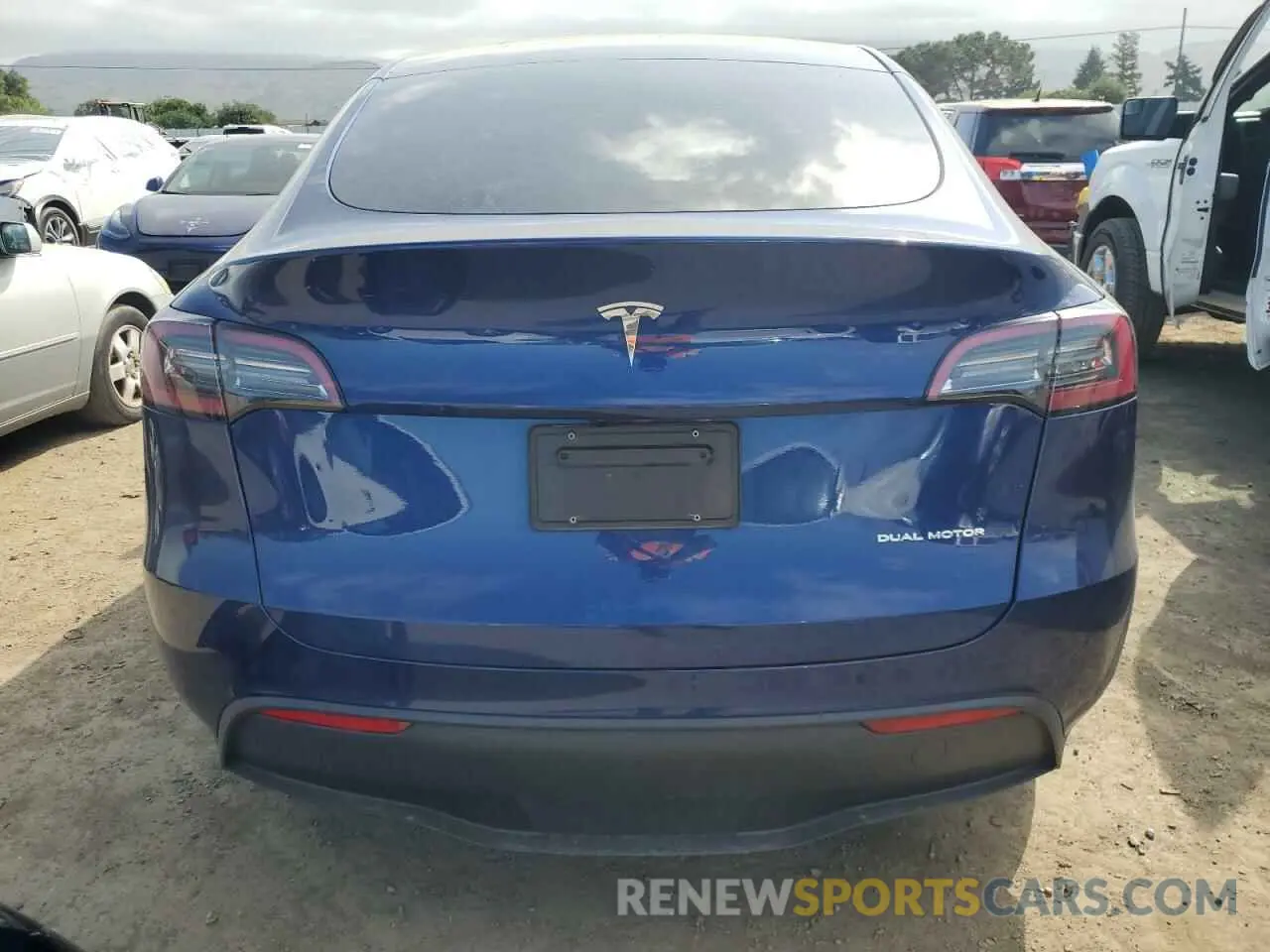 6 Photograph of a damaged car 7SAYGDEE7PF942474 TESLA MODEL Y 2023