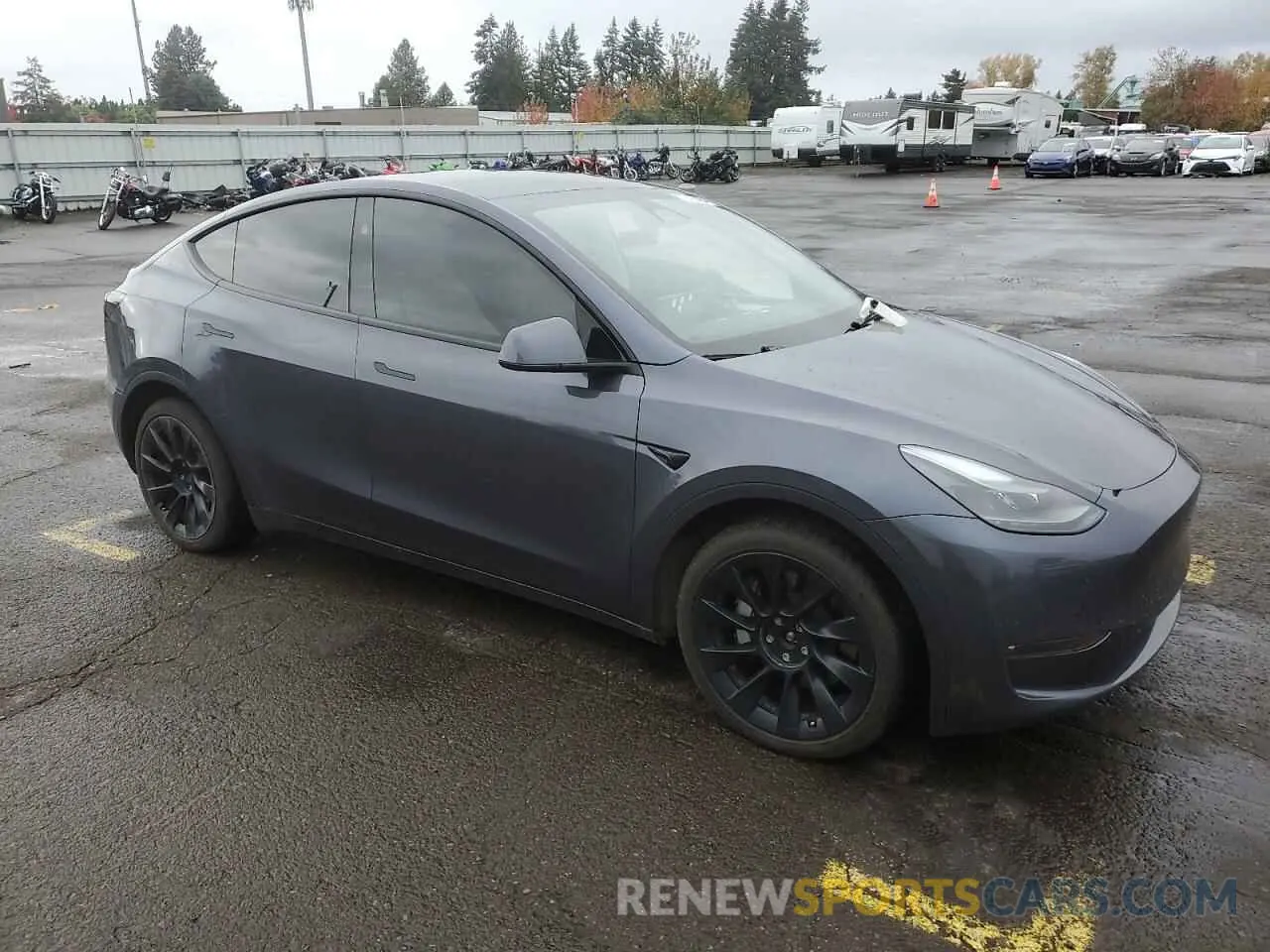 4 Photograph of a damaged car 7SAYGDEE7PF958271 TESLA MODEL Y 2023