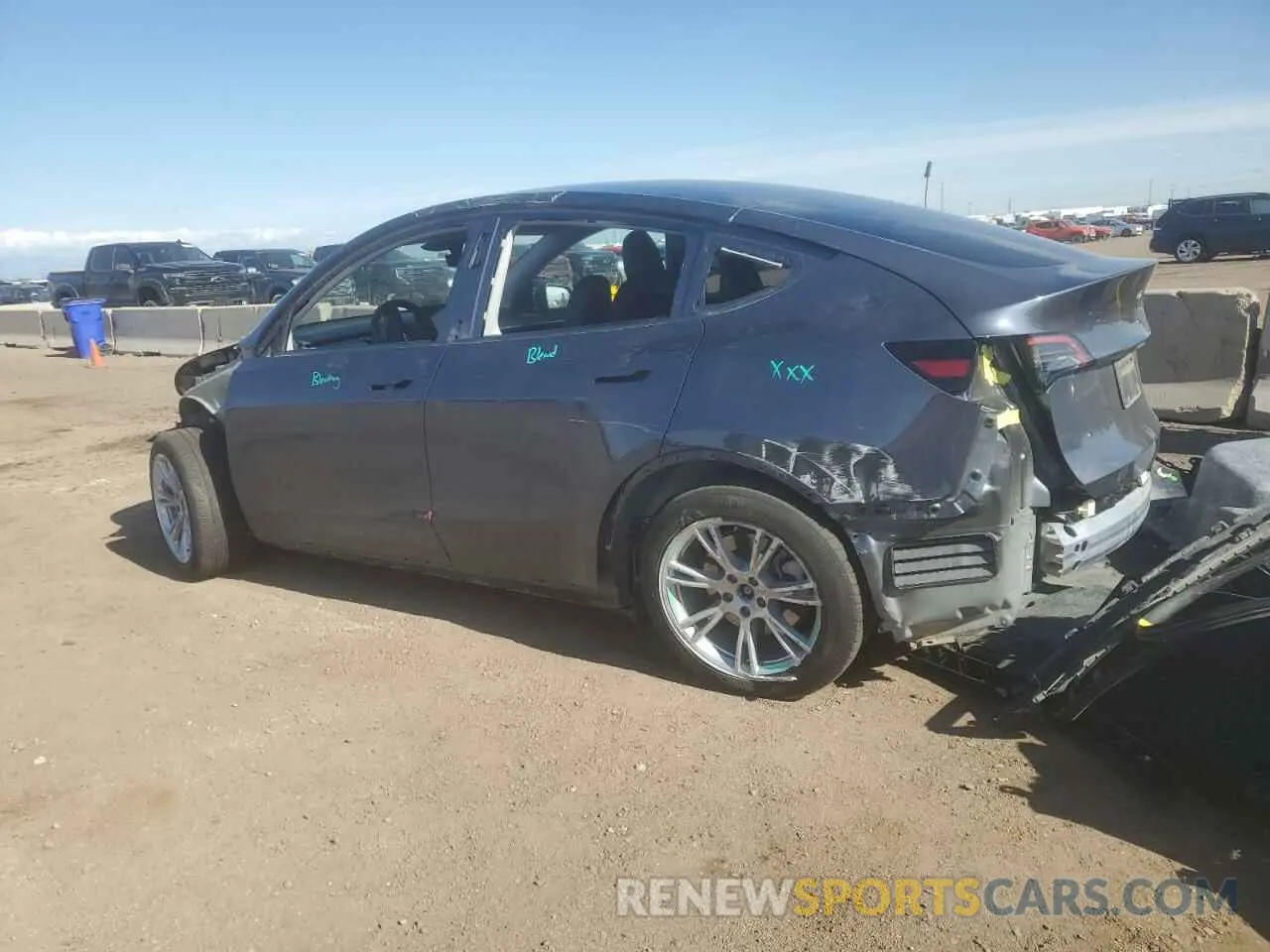 2 Photograph of a damaged car 7SAYGDEE7PF965446 TESLA MODEL Y 2023