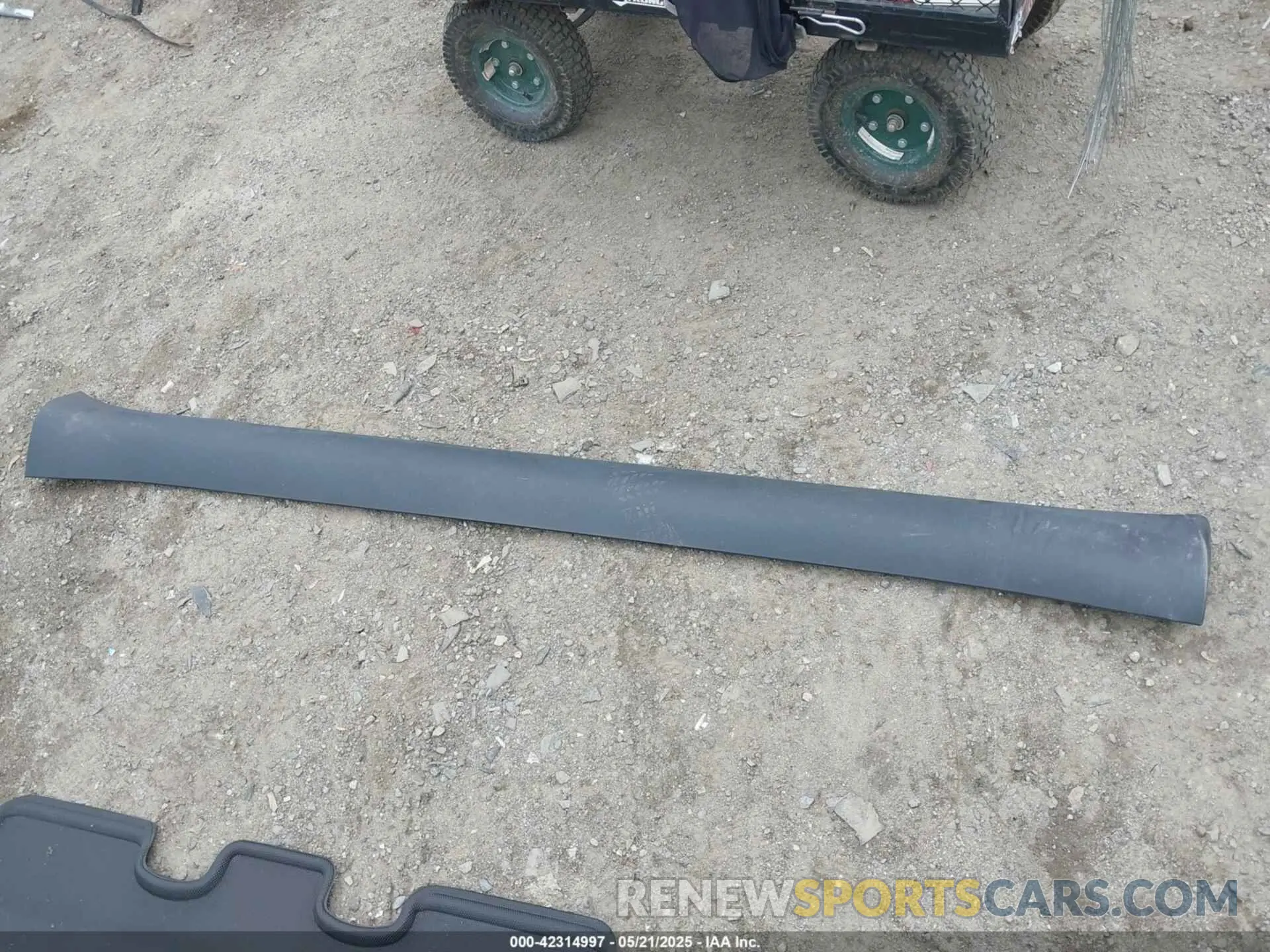 12 Photograph of a damaged car 7SAYGDEE8PA023354 TESLA MODEL Y 2023
