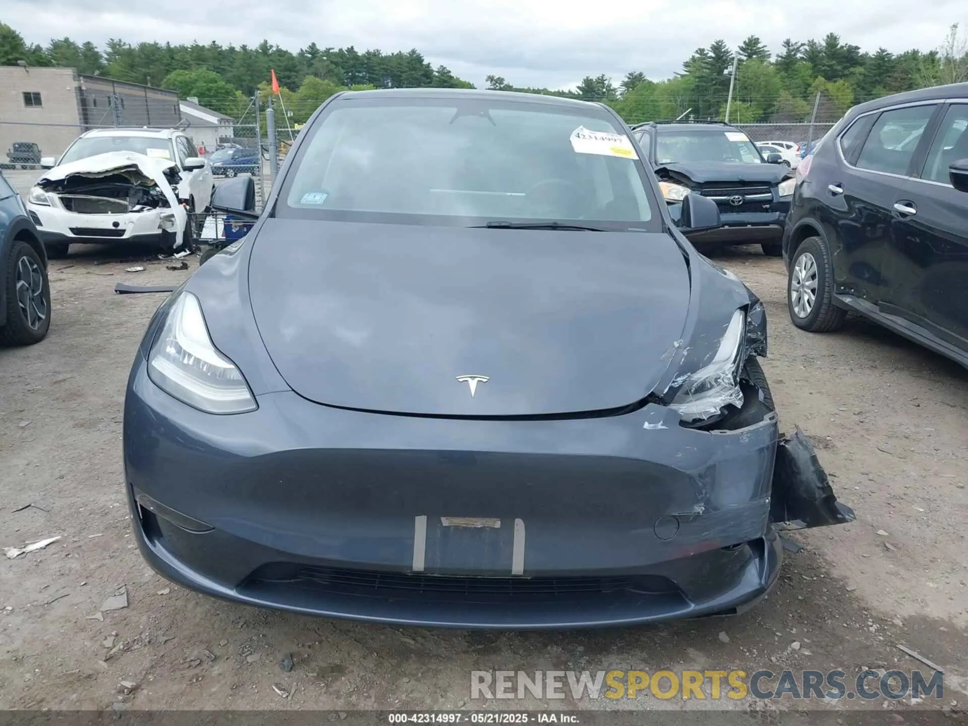 13 Photograph of a damaged car 7SAYGDEE8PA023354 TESLA MODEL Y 2023