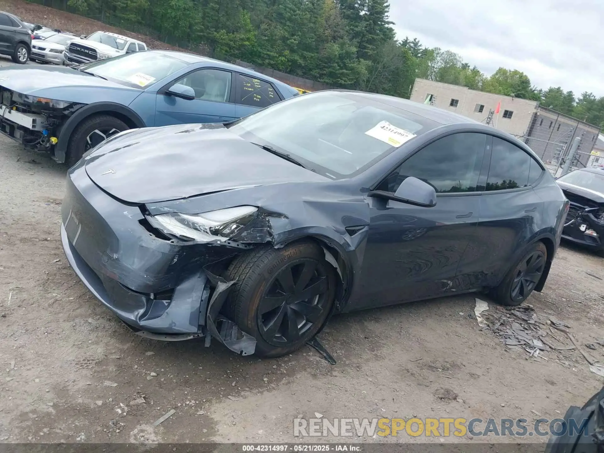 15 Photograph of a damaged car 7SAYGDEE8PA023354 TESLA MODEL Y 2023