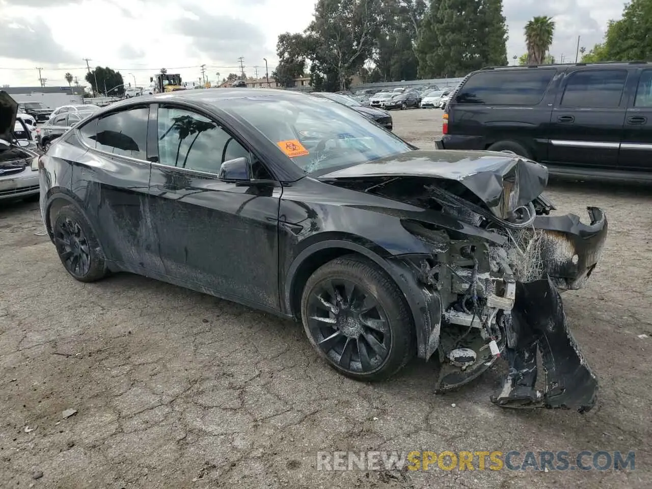 4 Photograph of a damaged car 7SAYGDEE8PA028098 TESLA MODEL Y 2023