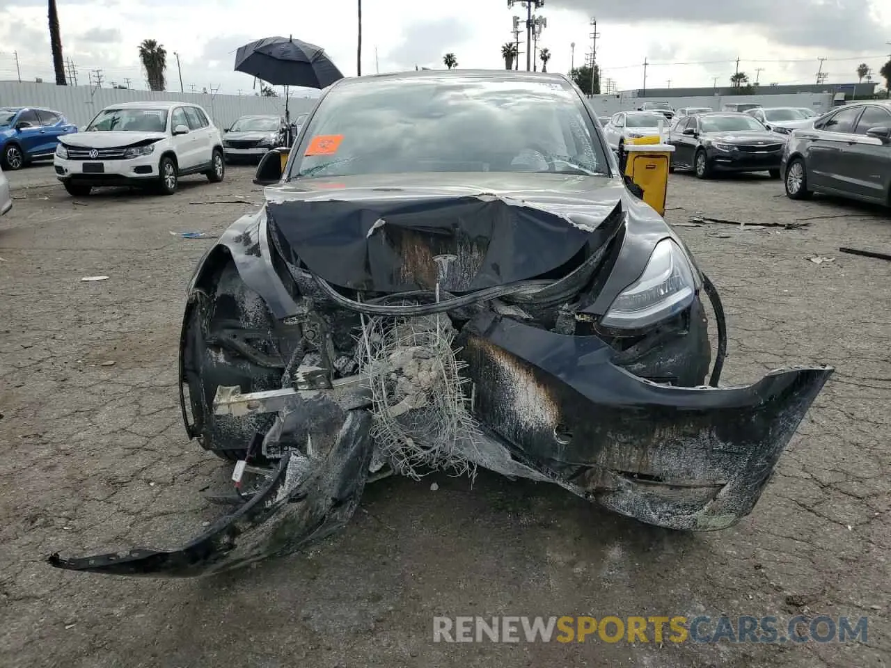 5 Photograph of a damaged car 7SAYGDEE8PA028098 TESLA MODEL Y 2023
