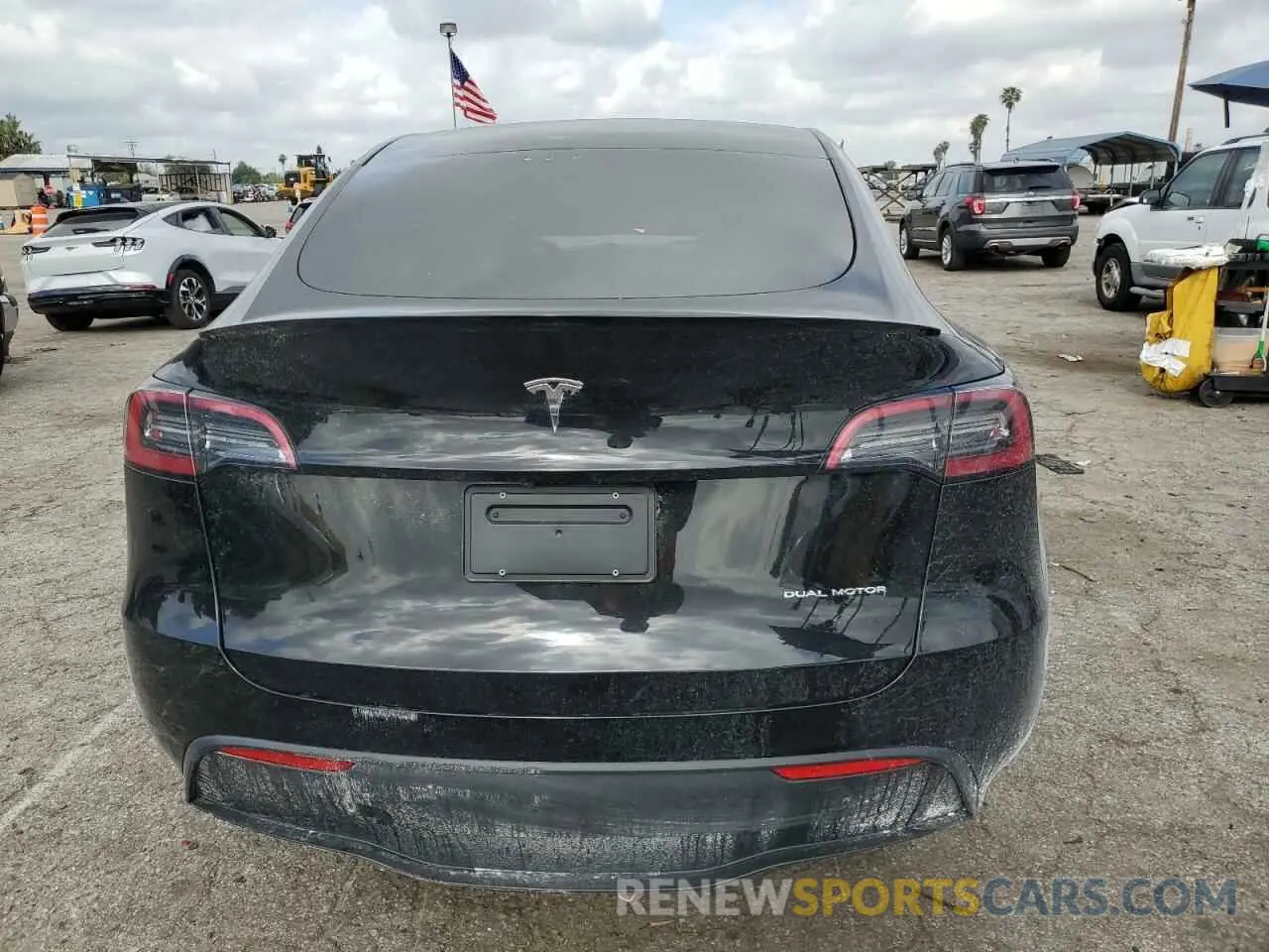 6 Photograph of a damaged car 7SAYGDEE8PA028098 TESLA MODEL Y 2023