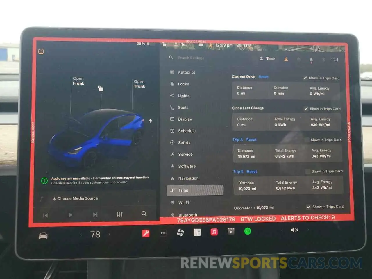 9 Photograph of a damaged car 7SAYGDEE8PA028179 TESLA MODEL Y 2023