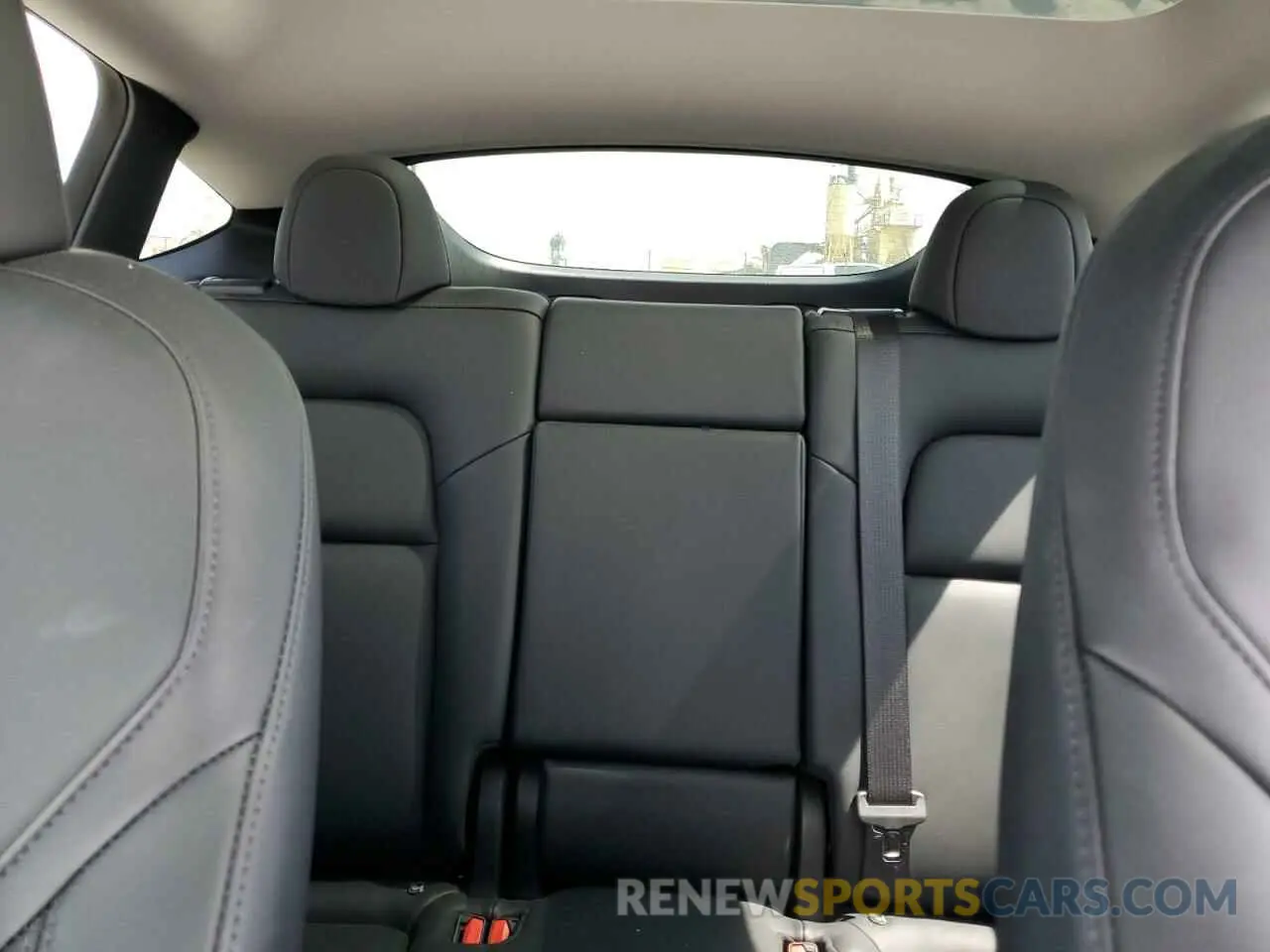 10 Photograph of a damaged car 7SAYGDEE8PA030286 TESLA MODEL Y 2023