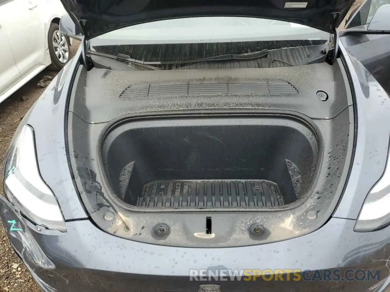 12 Photograph of a damaged car 7SAYGDEE8PA043233 TESLA MODEL Y 2023