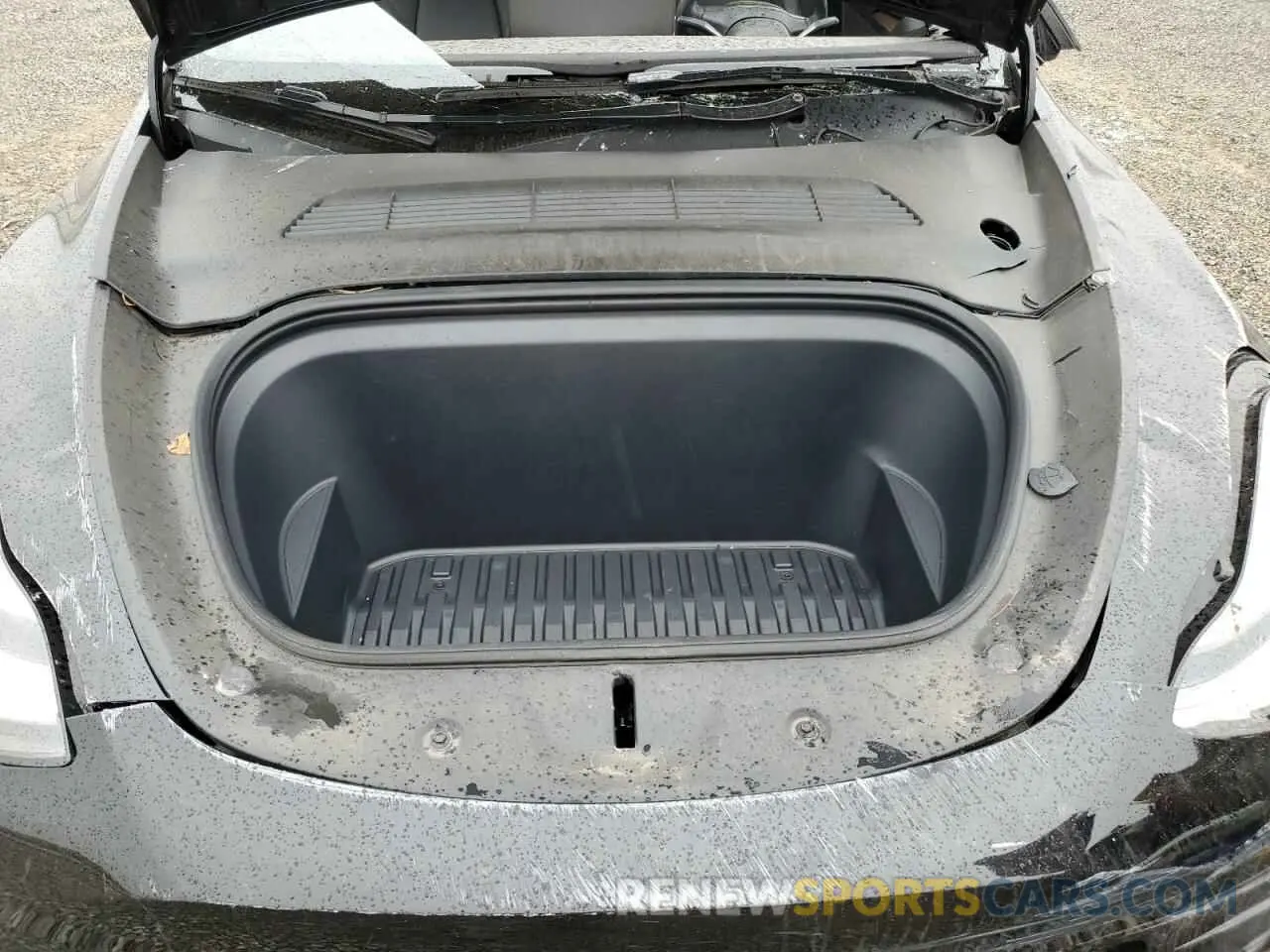 12 Photograph of a damaged car 7SAYGDEE8PA044544 TESLA MODEL Y 2023