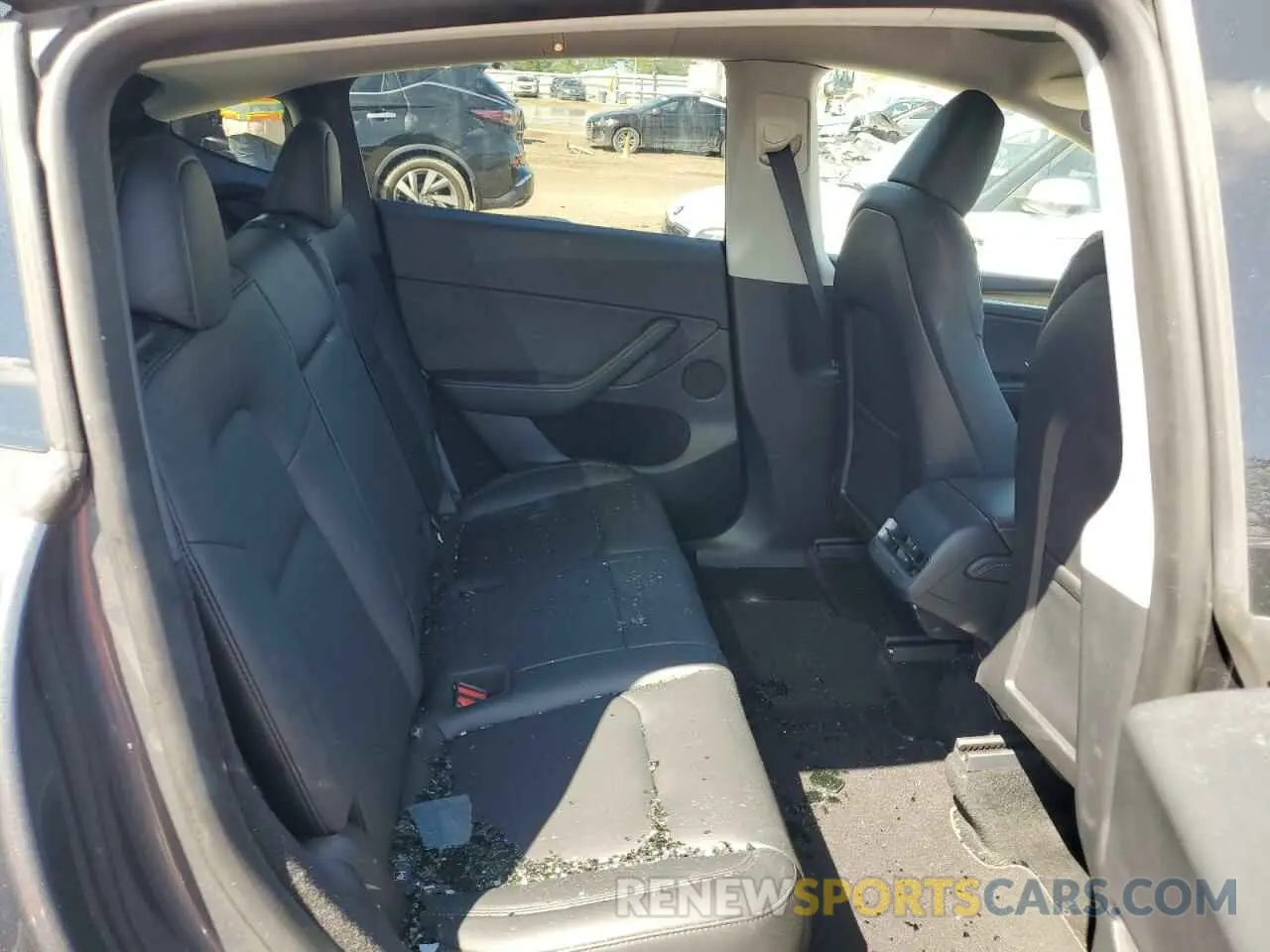 10 Photograph of a damaged car 7SAYGDEE8PA056810 TESLA MODEL Y 2023