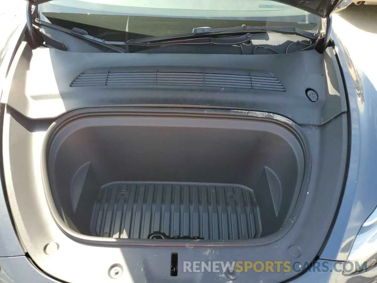 11 Photograph of a damaged car 7SAYGDEE8PA056810 TESLA MODEL Y 2023