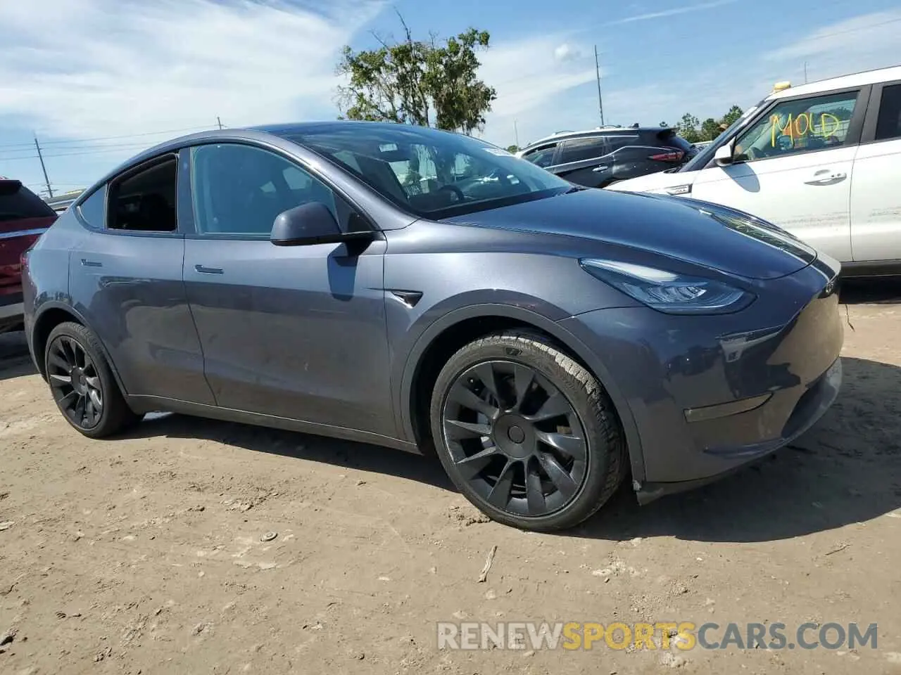 4 Photograph of a damaged car 7SAYGDEE8PA056810 TESLA MODEL Y 2023