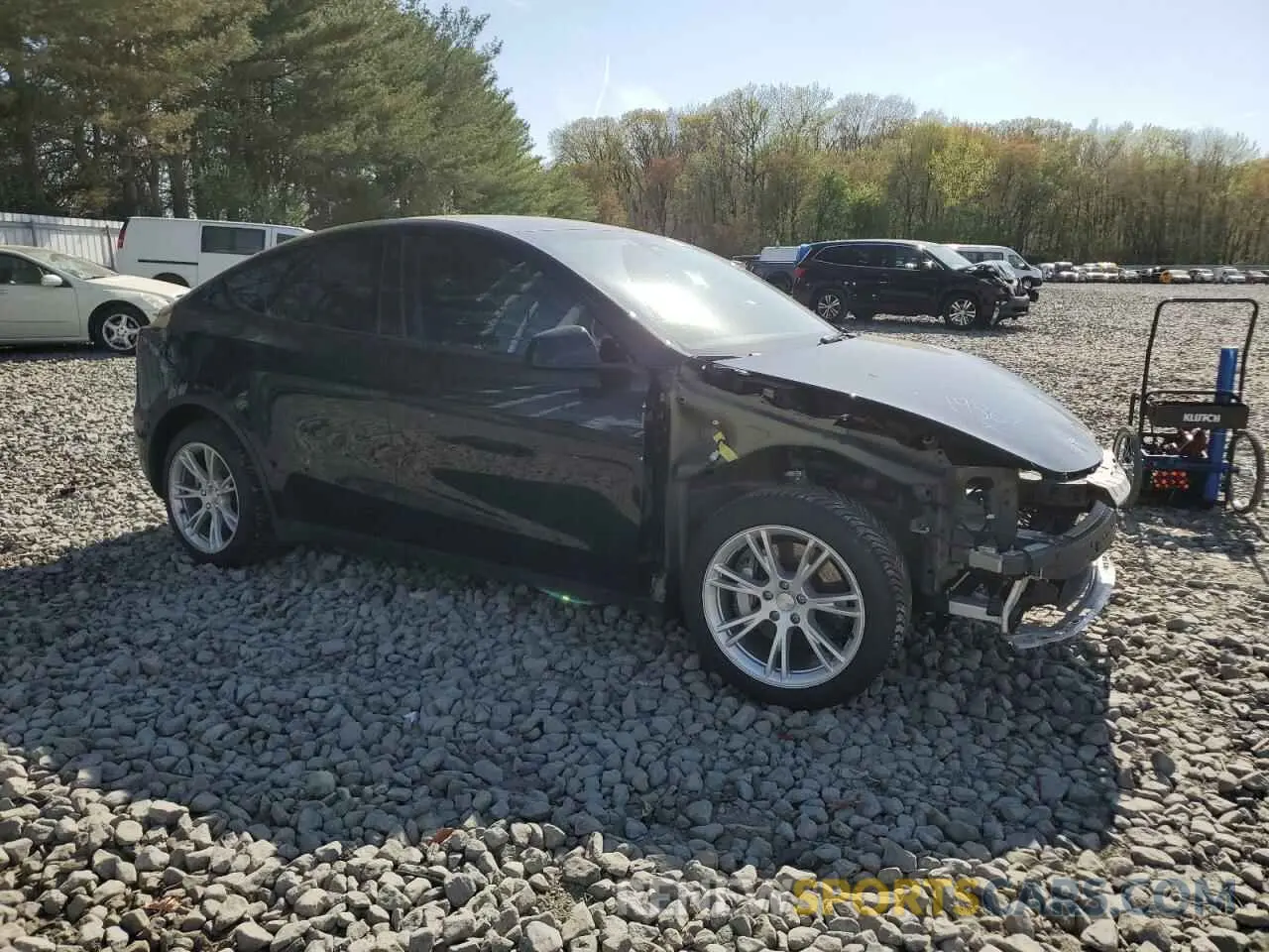 4 Photograph of a damaged car 7SAYGDEE8PA062753 TESLA MODEL Y 2023