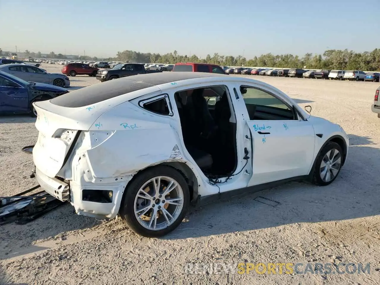 3 Photograph of a damaged car 7SAYGDEE8PA069248 TESLA MODEL Y 2023