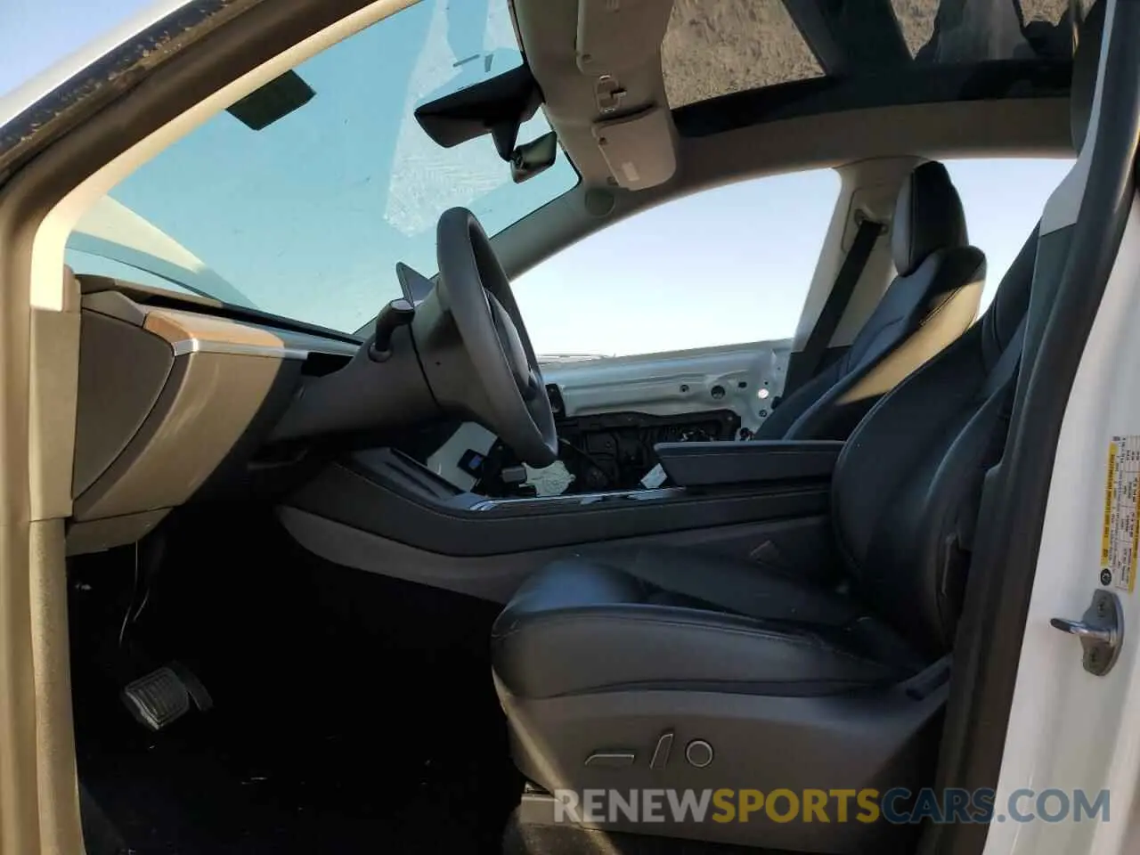 7 Photograph of a damaged car 7SAYGDEE8PA069248 TESLA MODEL Y 2023