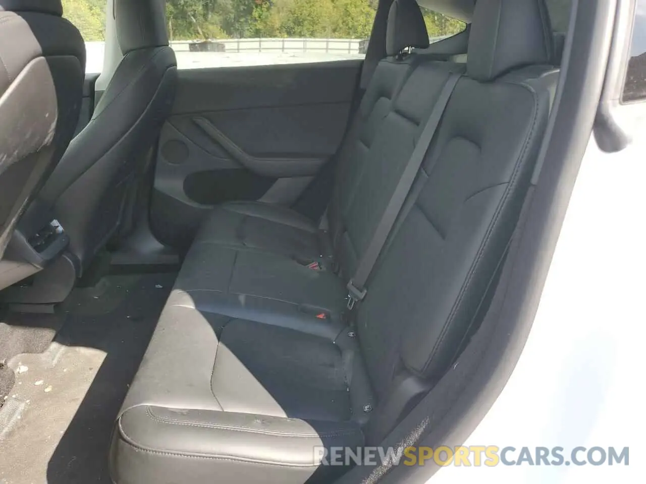 10 Photograph of a damaged car 7SAYGDEE8PA080752 TESLA MODEL Y 2023
