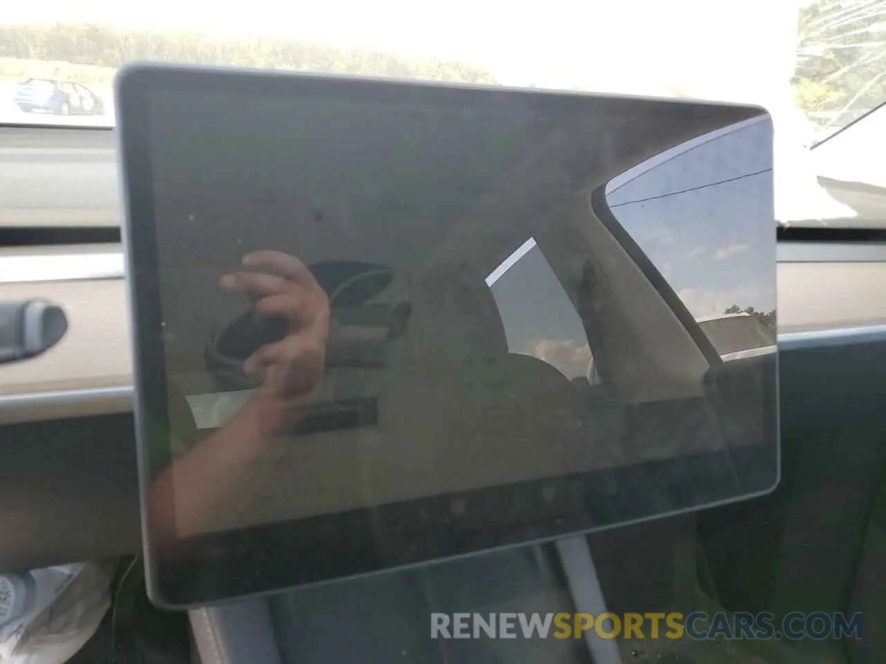 9 Photograph of a damaged car 7SAYGDEE8PA080752 TESLA MODEL Y 2023