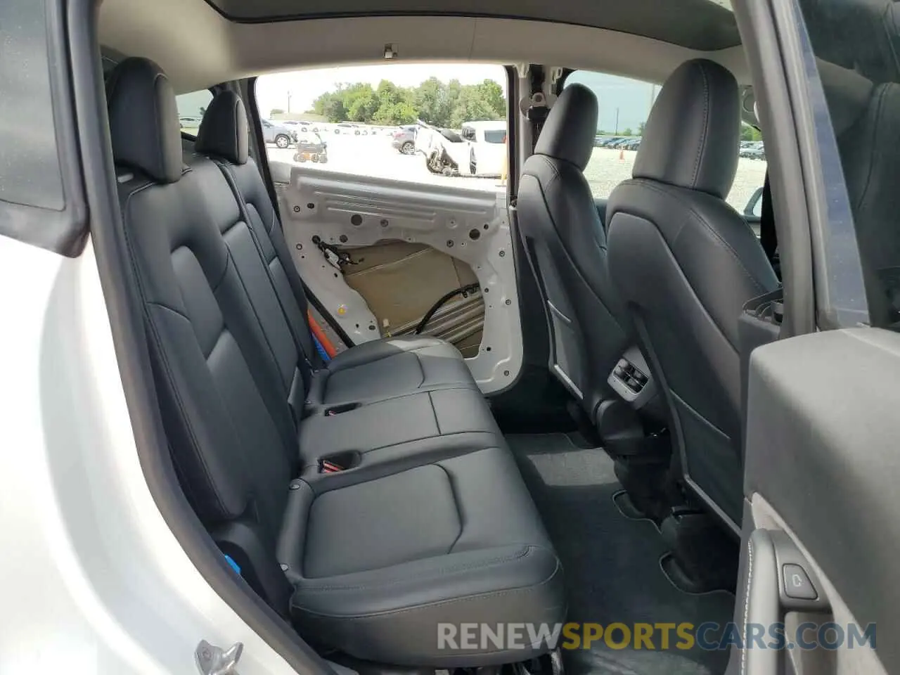 11 Photograph of a damaged car 7SAYGDEE8PA094120 TESLA MODEL Y 2023