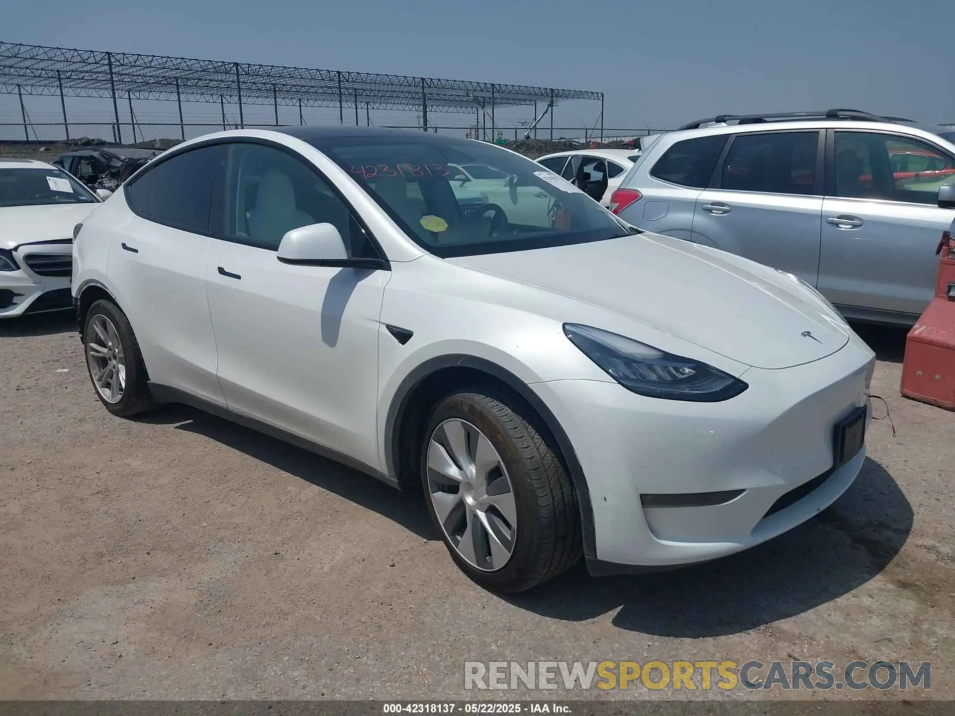 1 Photograph of a damaged car 7SAYGDEE8PA094957 TESLA MODEL Y 2023