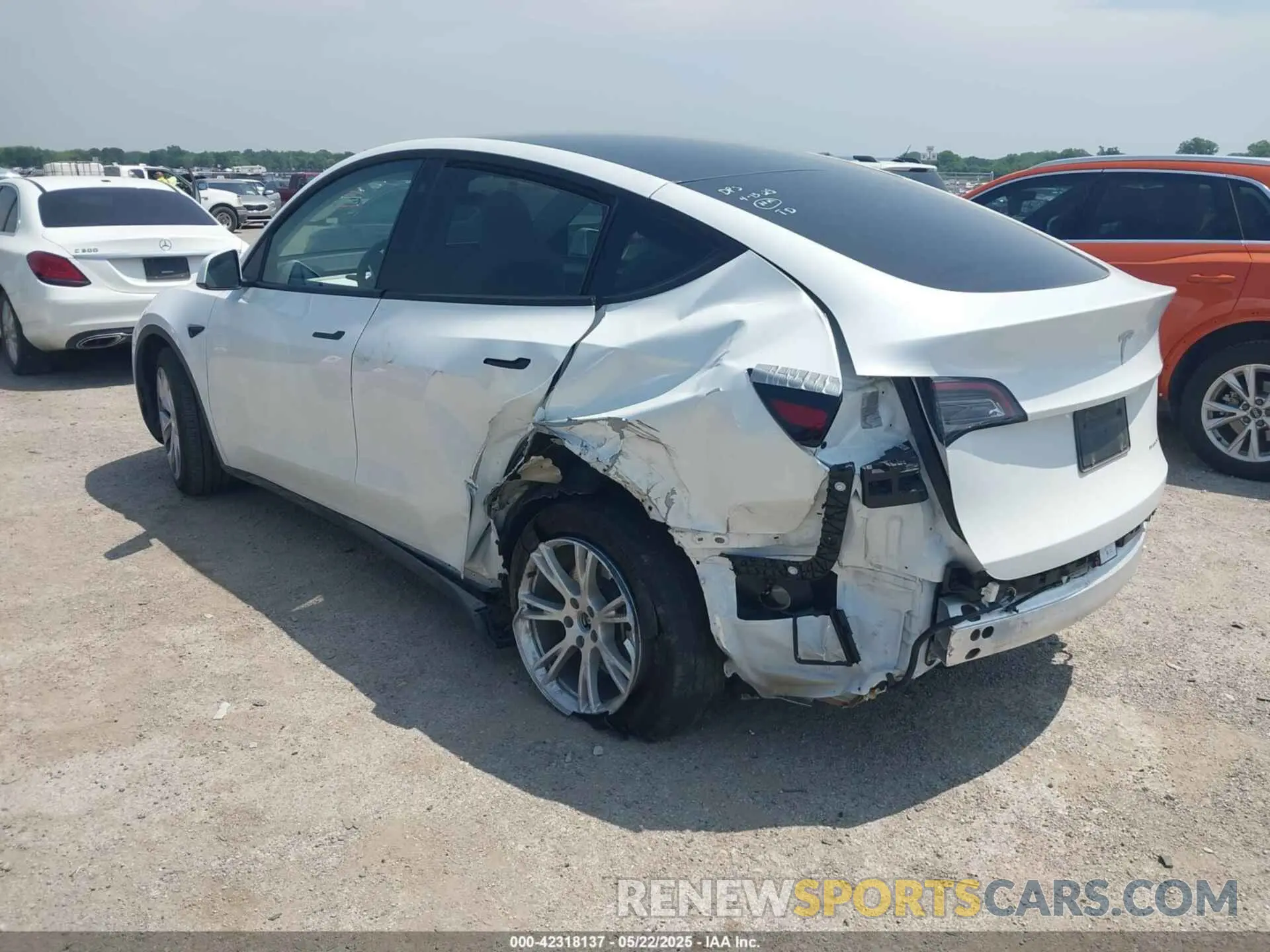 3 Photograph of a damaged car 7SAYGDEE8PA094957 TESLA MODEL Y 2023