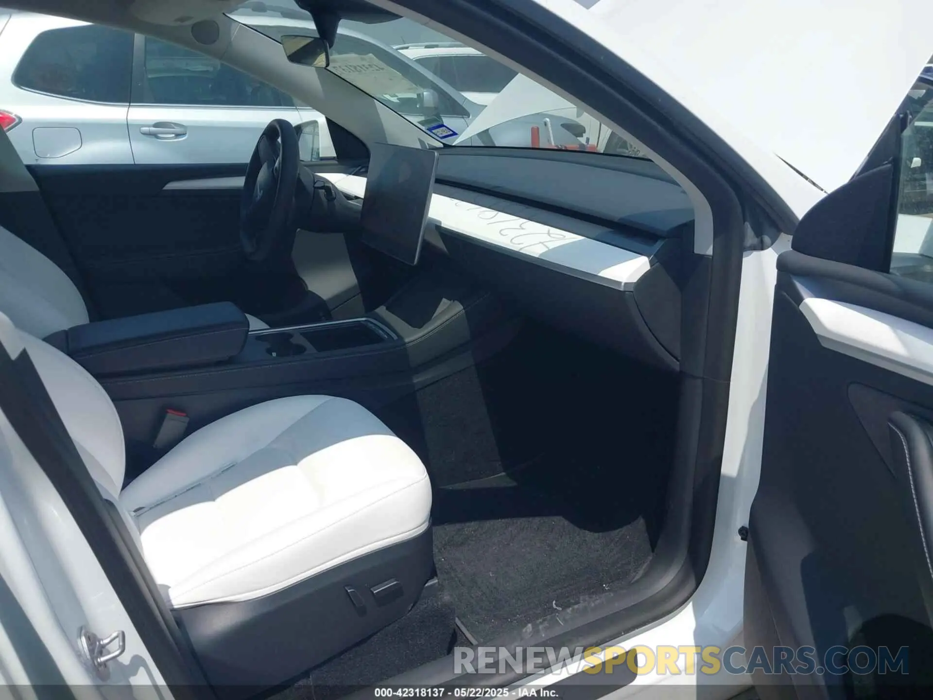 5 Photograph of a damaged car 7SAYGDEE8PA094957 TESLA MODEL Y 2023