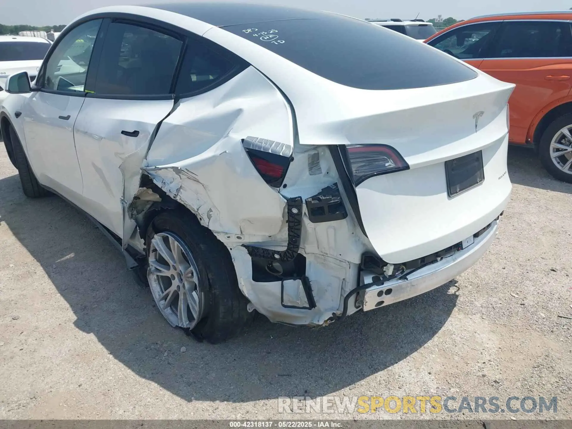 6 Photograph of a damaged car 7SAYGDEE8PA094957 TESLA MODEL Y 2023