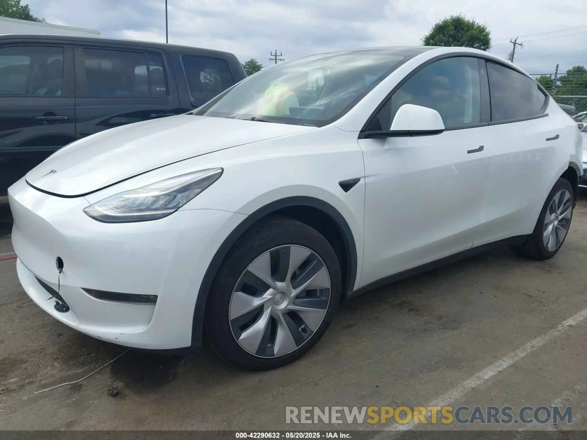2 Photograph of a damaged car 7SAYGDEE8PA100711 TESLA MODEL Y 2023