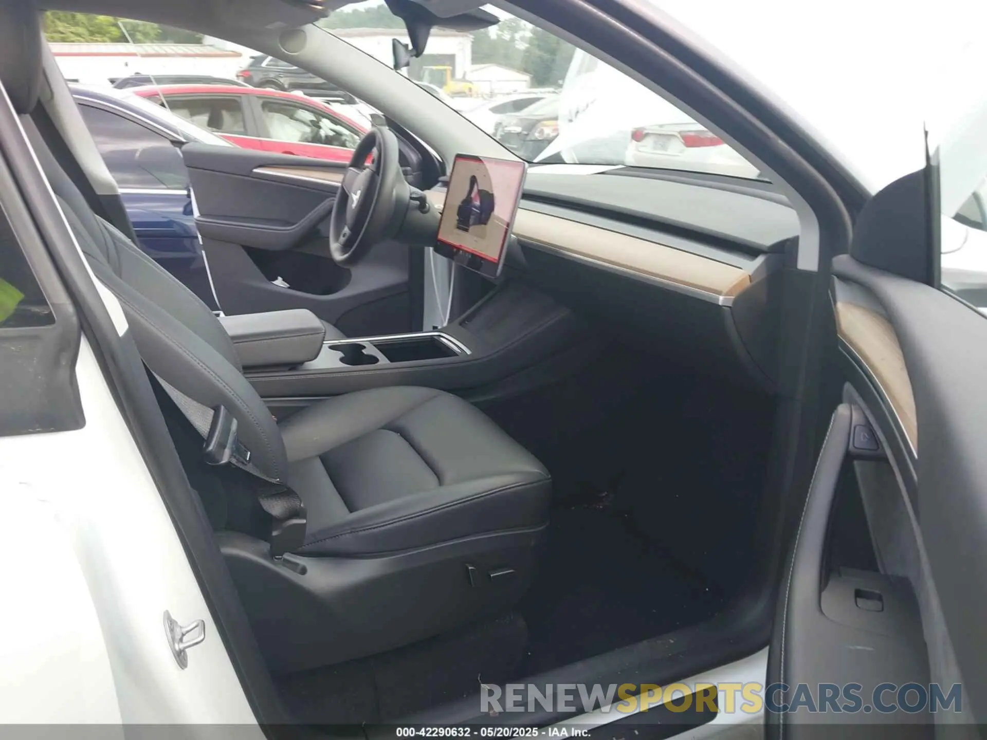 5 Photograph of a damaged car 7SAYGDEE8PA100711 TESLA MODEL Y 2023