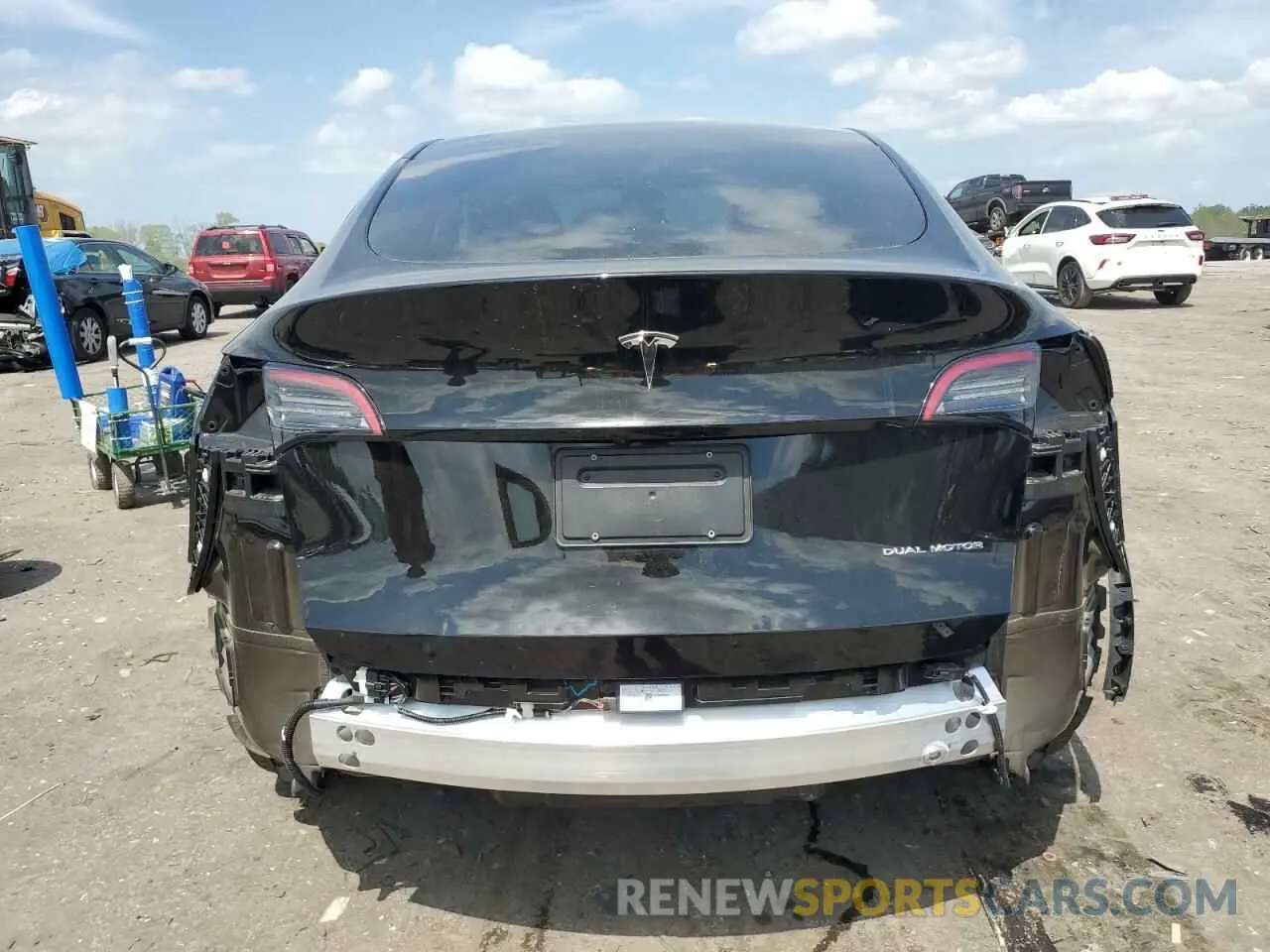 6 Photograph of a damaged car 7SAYGDEE8PA115063 TESLA MODEL Y 2023