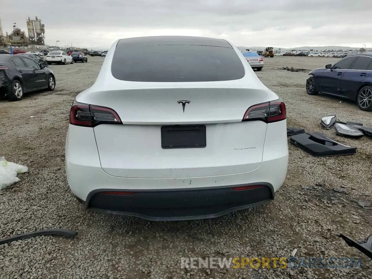 6 Photograph of a damaged car 7SAYGDEE8PA129562 TESLA MODEL Y 2023
