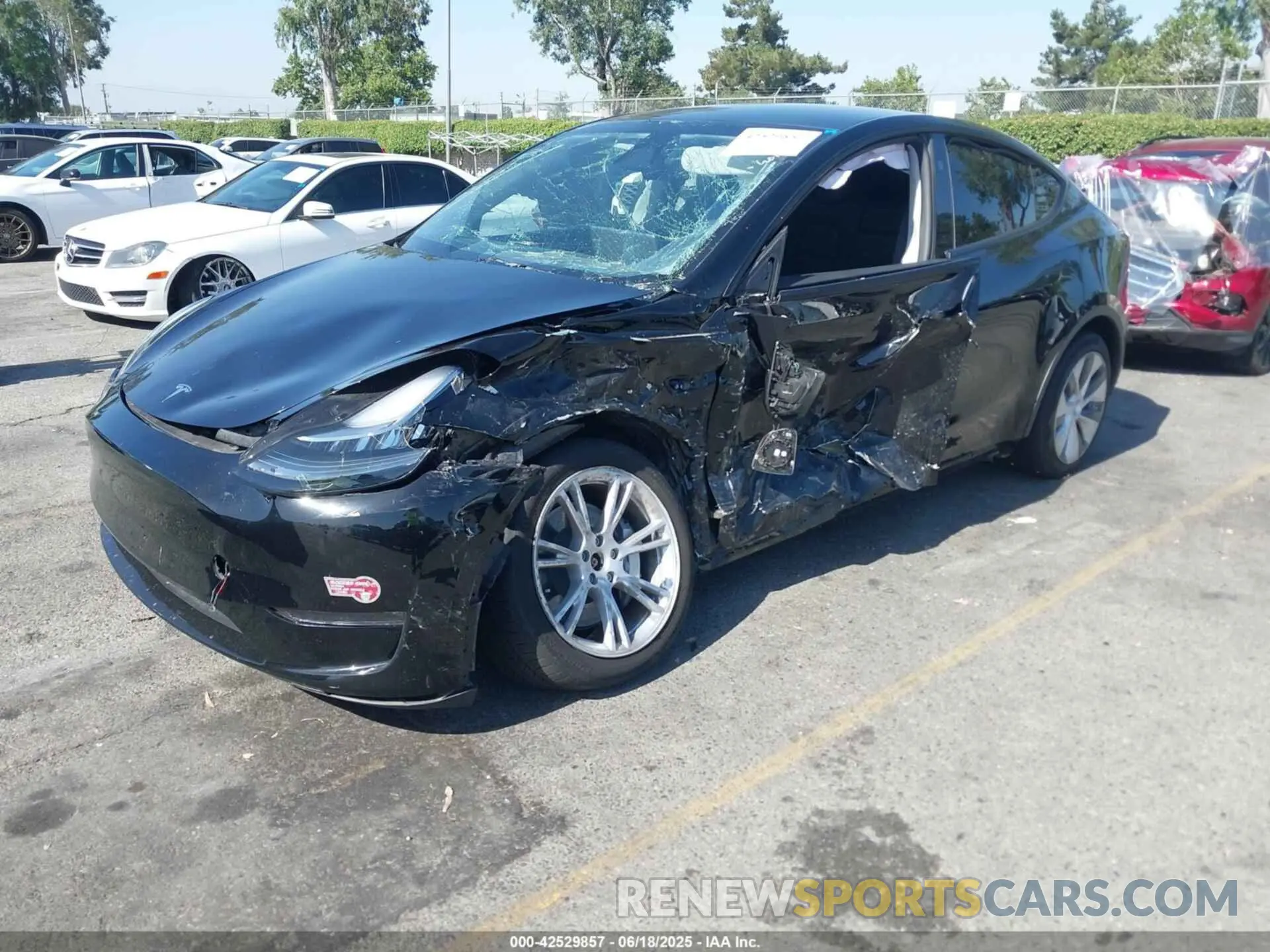 2 Photograph of a damaged car 7SAYGDEE8PA138813 TESLA MODEL Y 2023