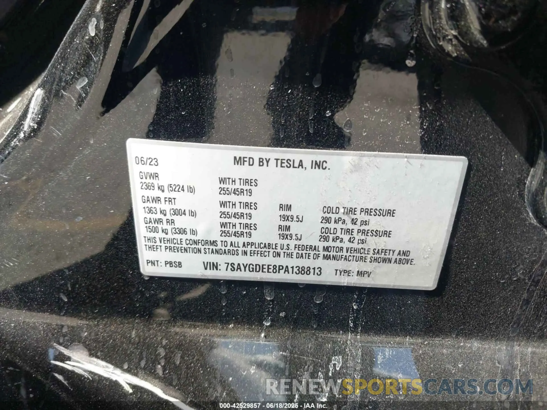 9 Photograph of a damaged car 7SAYGDEE8PA138813 TESLA MODEL Y 2023