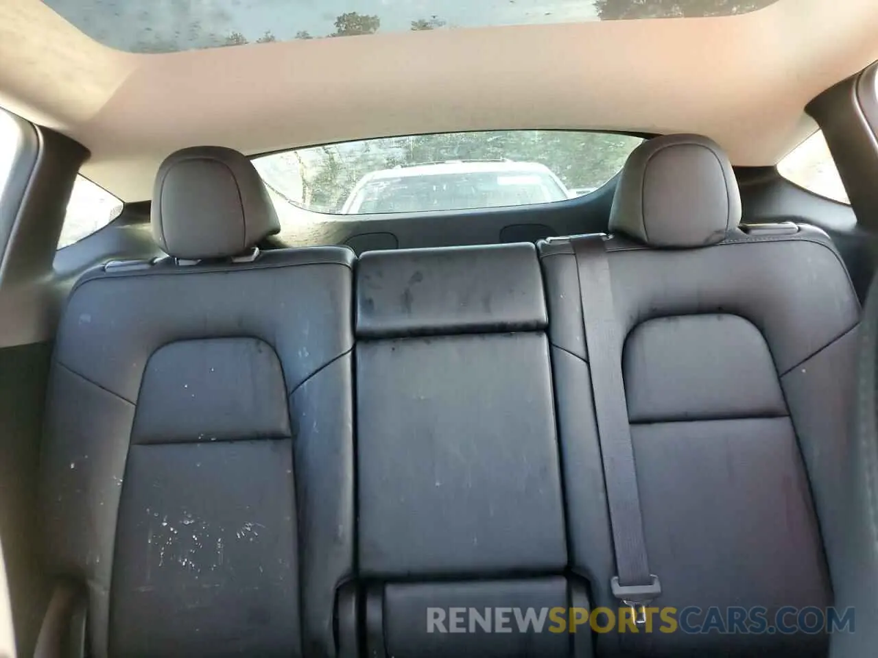 10 Photograph of a damaged car 7SAYGDEE8PA139296 TESLA MODEL Y 2023