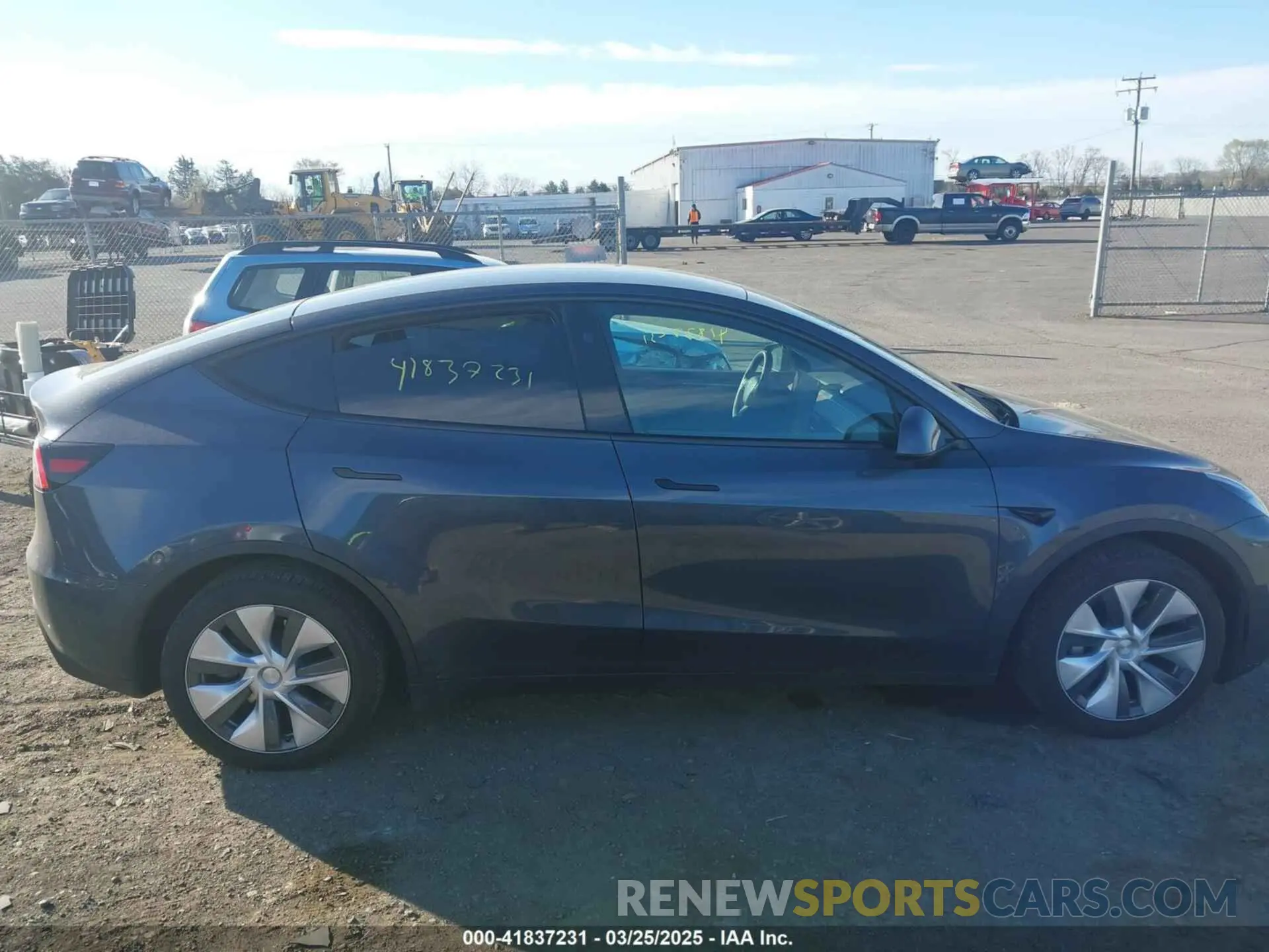 14 Photograph of a damaged car 7SAYGDEE8PA140562 TESLA MODEL Y 2023