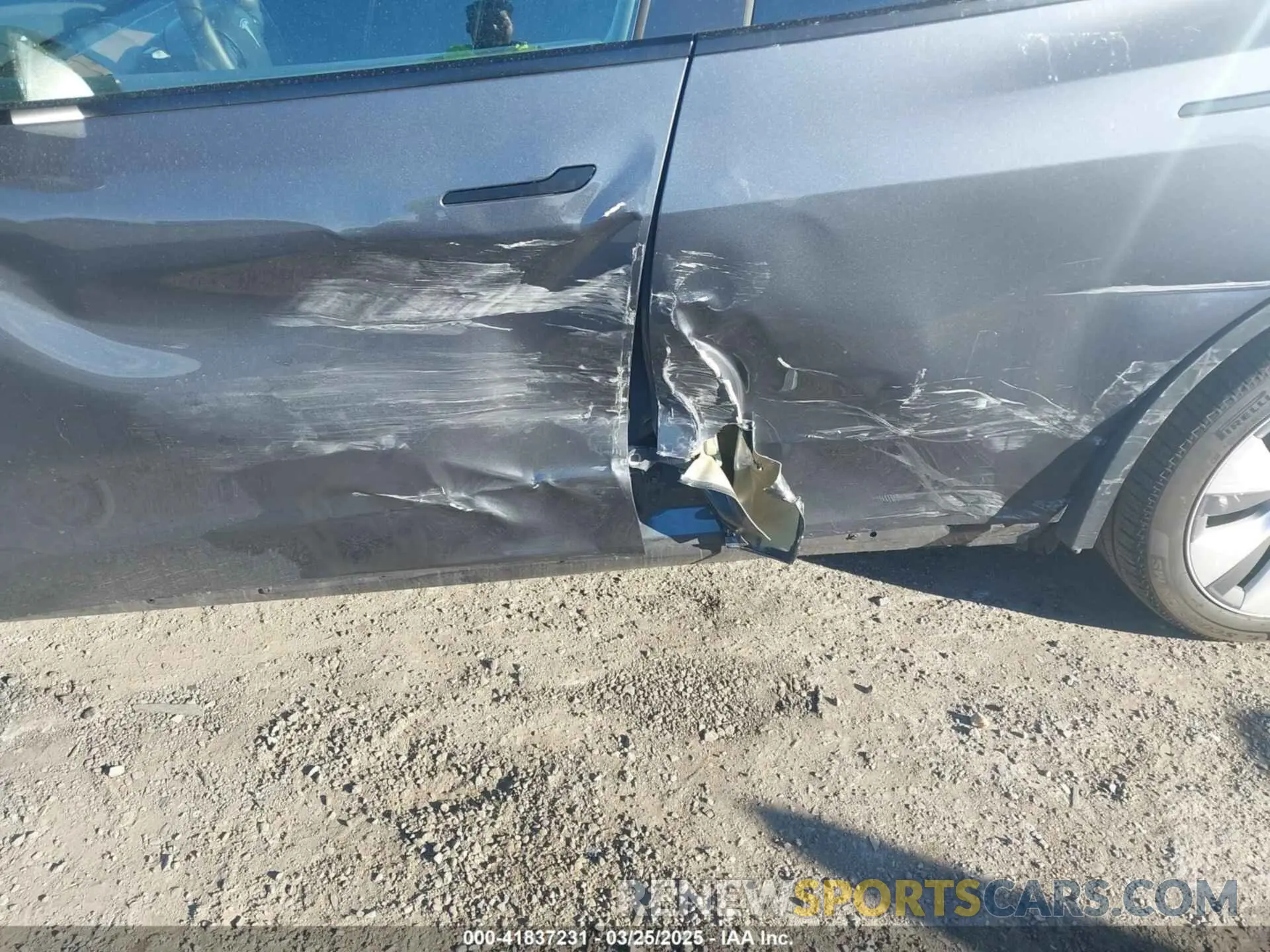 6 Photograph of a damaged car 7SAYGDEE8PA140562 TESLA MODEL Y 2023