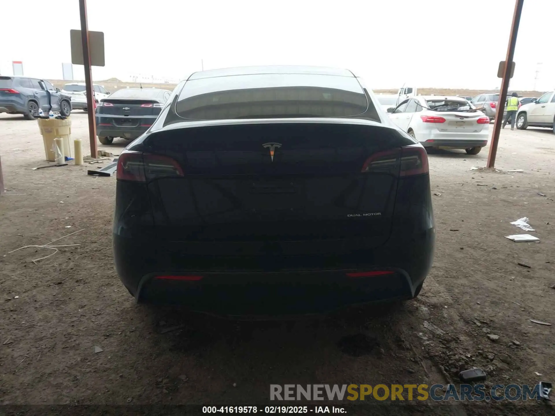 16 Photograph of a damaged car 7SAYGDEE8PA150900 TESLA MODEL Y 2023