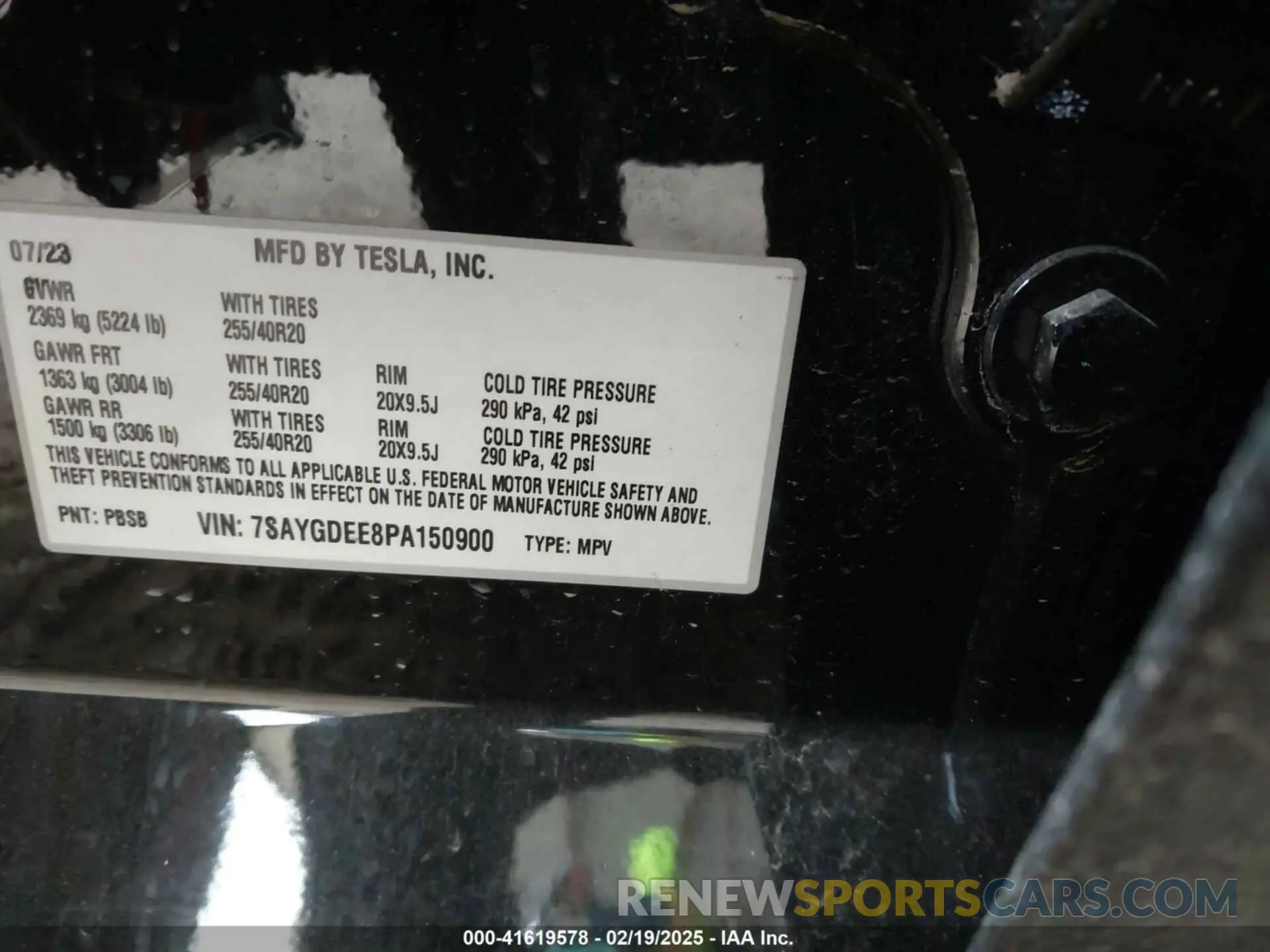 9 Photograph of a damaged car 7SAYGDEE8PA150900 TESLA MODEL Y 2023