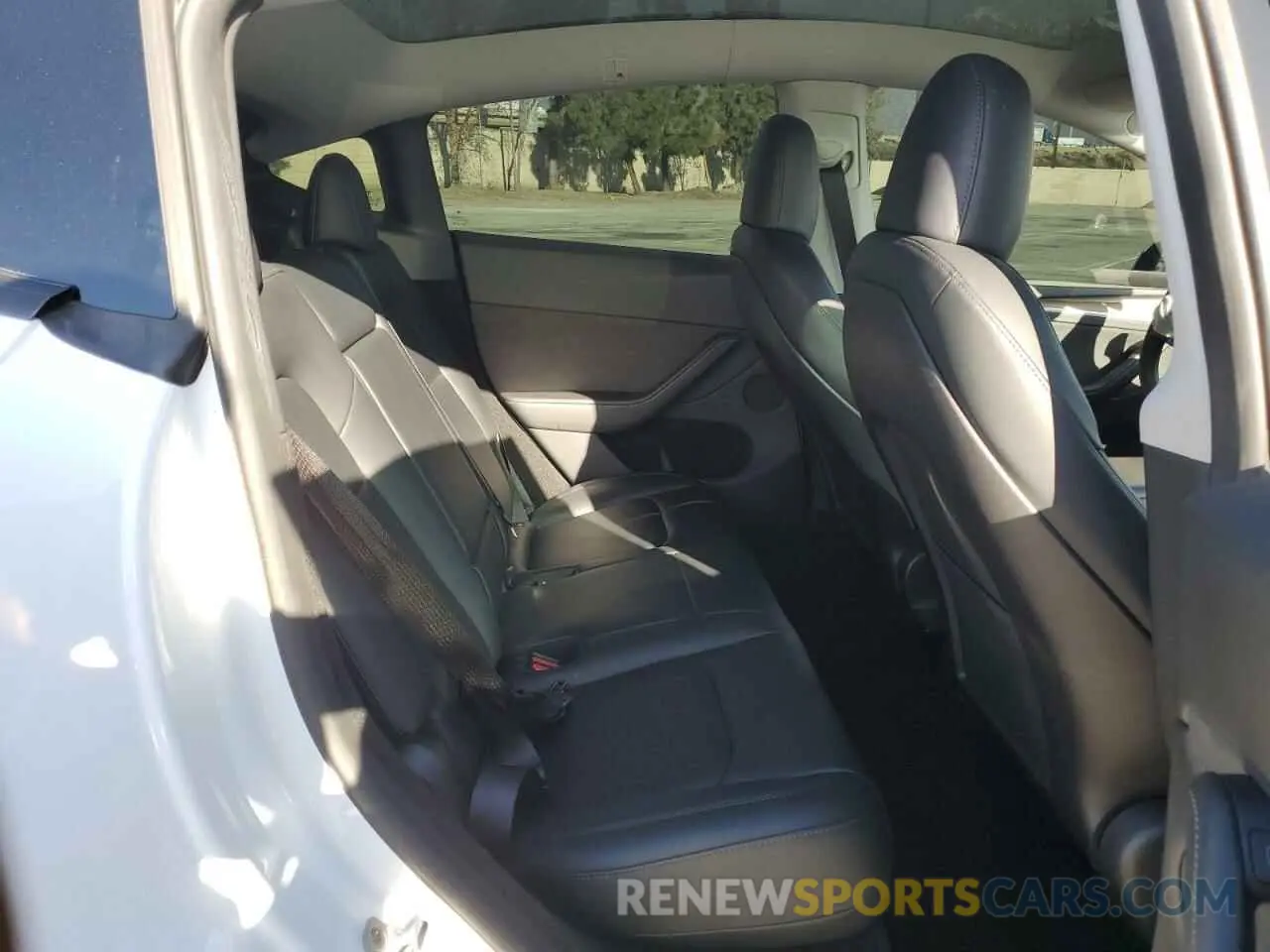 11 Photograph of a damaged car 7SAYGDEE8PA157913 TESLA MODEL Y 2023