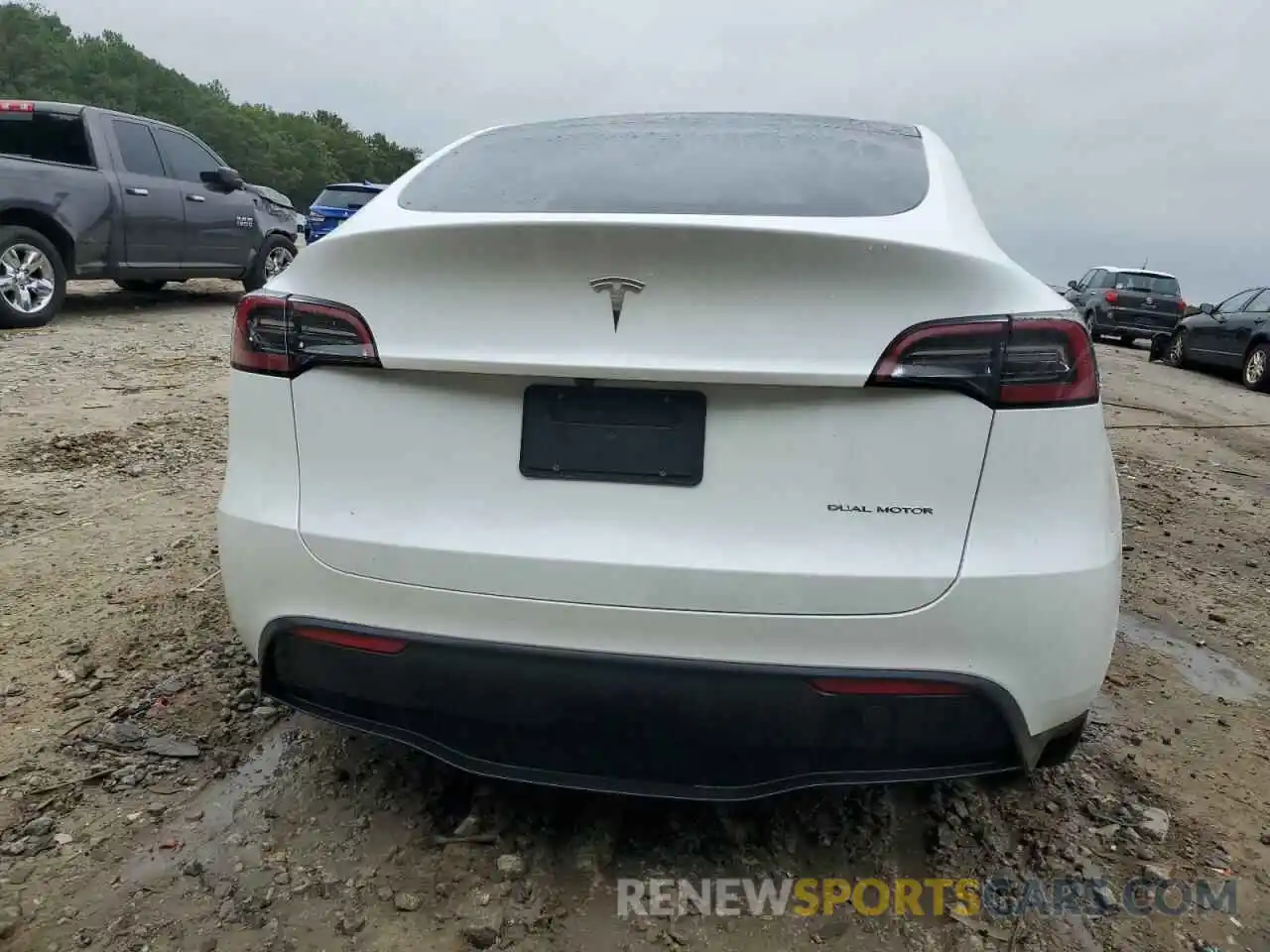 6 Photograph of a damaged car 7SAYGDEE8PA161346 TESLA MODEL Y 2023