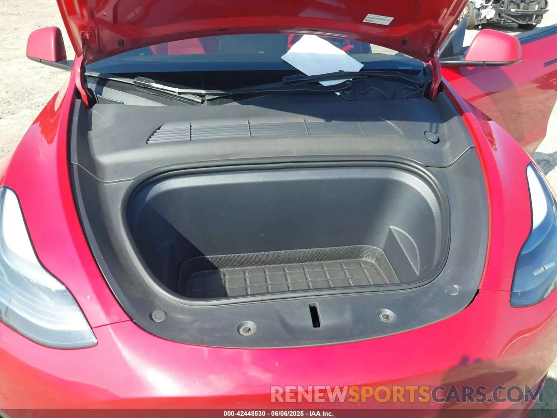 10 Photograph of a damaged car 7SAYGDEE8PA162061 TESLA MODEL Y 2023