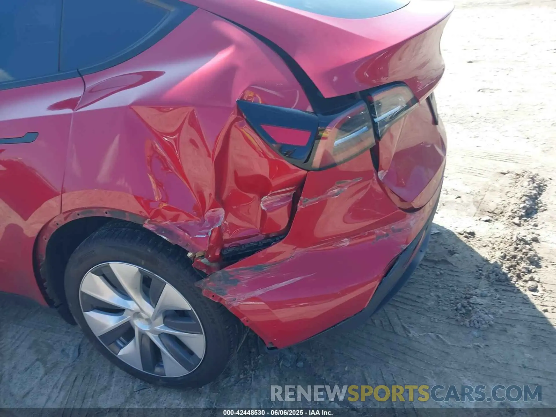 6 Photograph of a damaged car 7SAYGDEE8PA162061 TESLA MODEL Y 2023