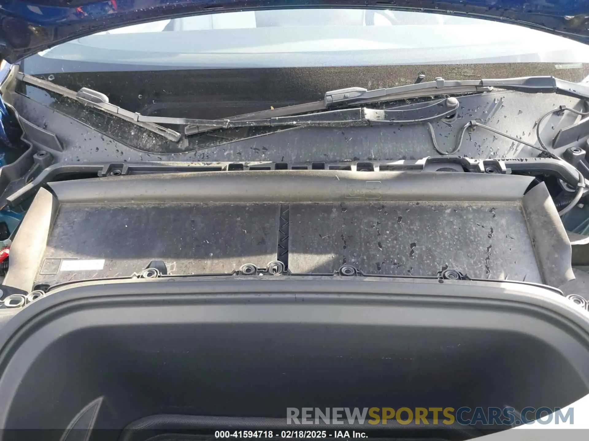 10 Photograph of a damaged car 7SAYGDEE8PA167485 TESLA MODEL Y 2023