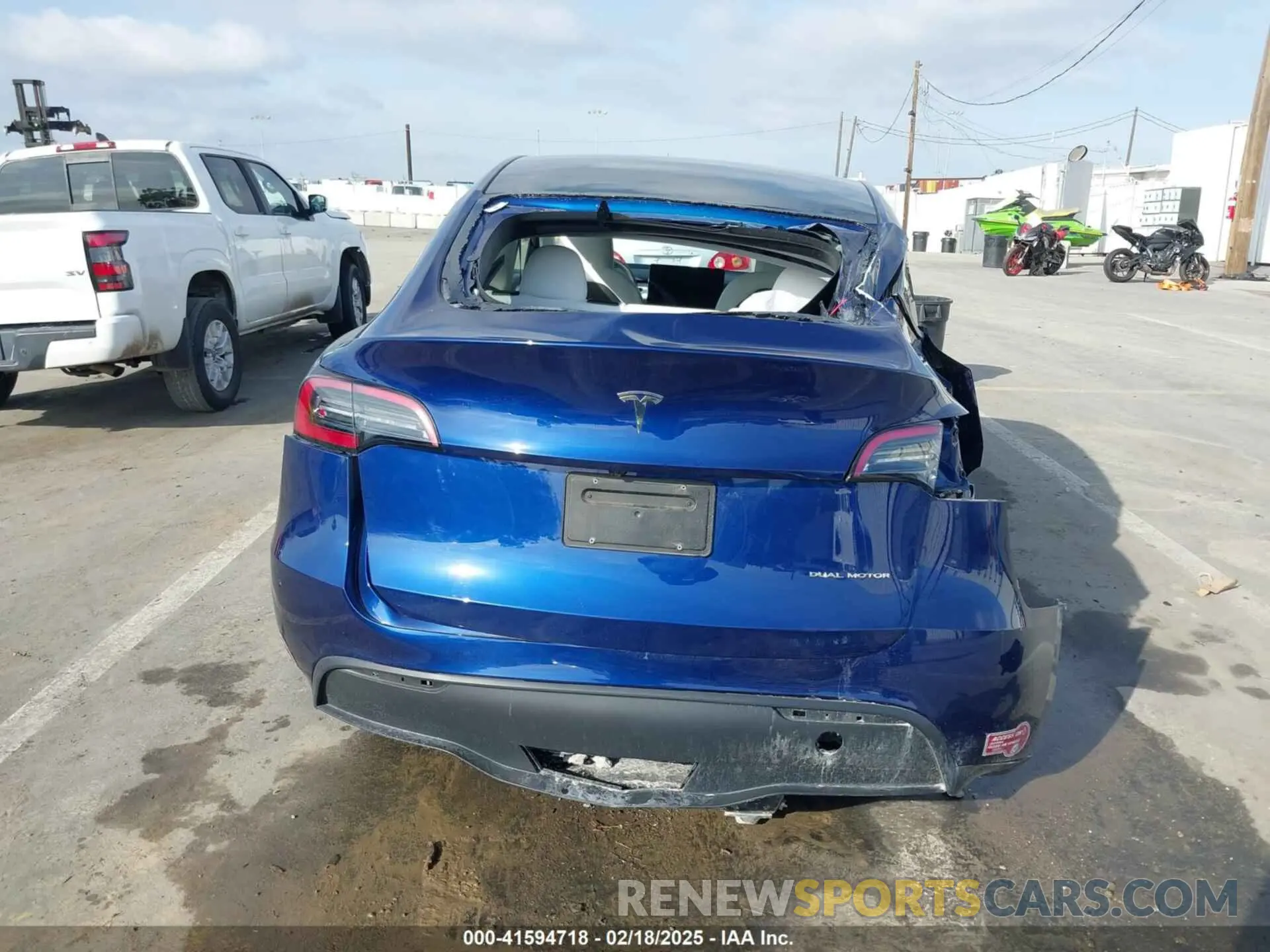 15 Photograph of a damaged car 7SAYGDEE8PA167485 TESLA MODEL Y 2023