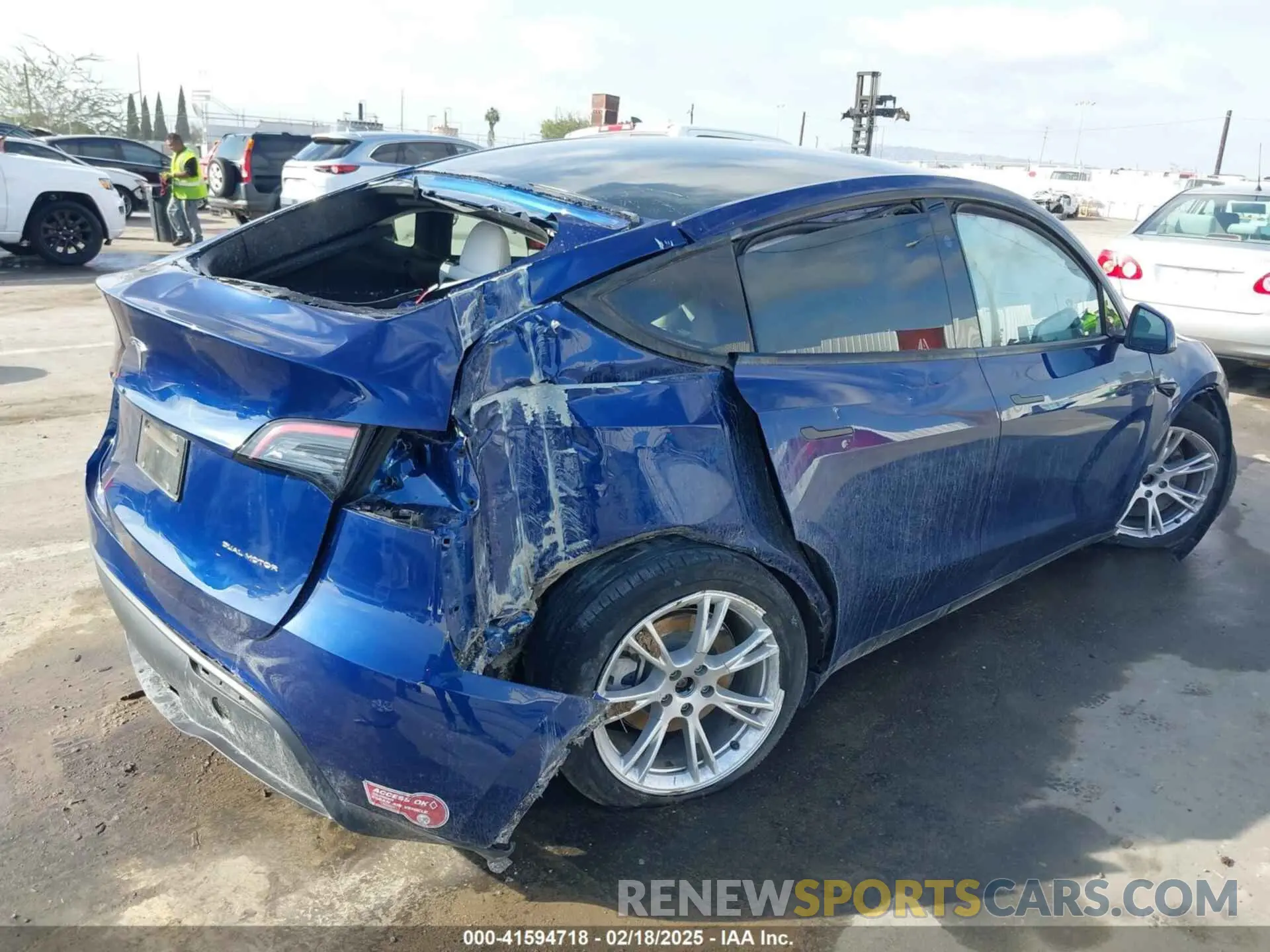 6 Photograph of a damaged car 7SAYGDEE8PA167485 TESLA MODEL Y 2023