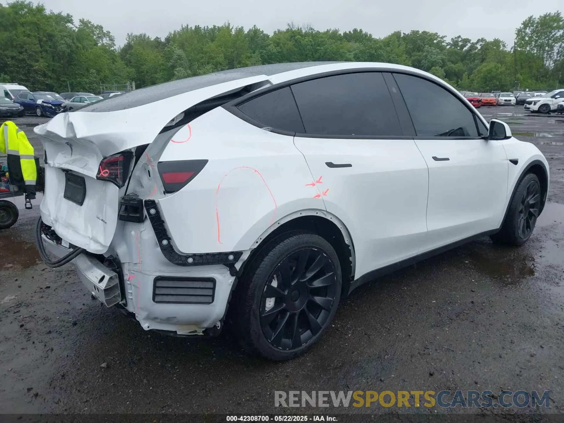 6 Photograph of a damaged car 7SAYGDEE8PA172217 TESLA MODEL Y 2023