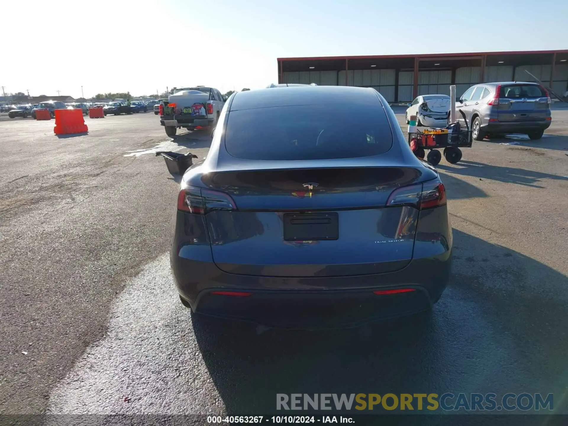 17 Photograph of a damaged car 7SAYGDEE8PA176557 TESLA MODEL Y 2023