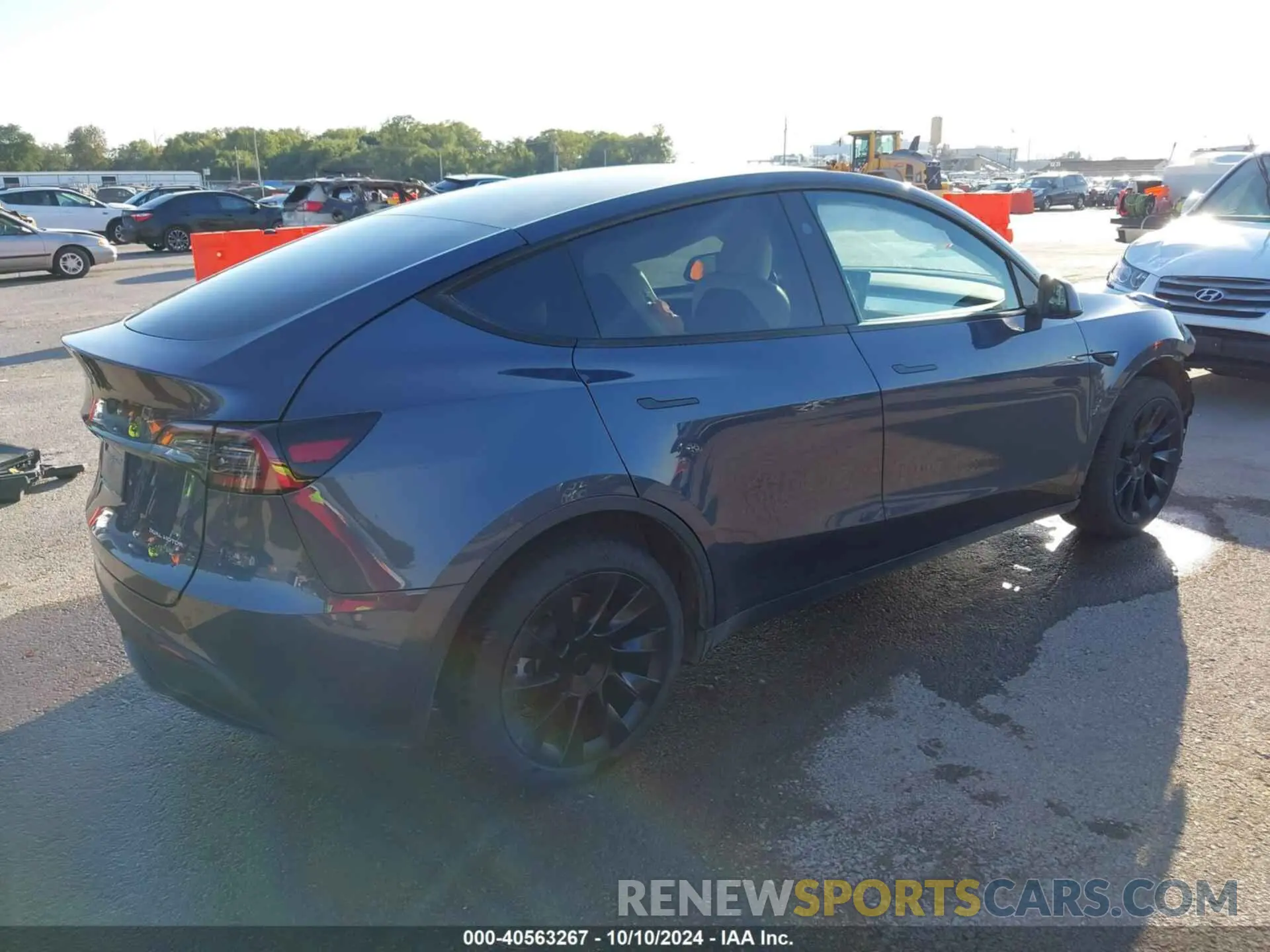 4 Photograph of a damaged car 7SAYGDEE8PA176557 TESLA MODEL Y 2023