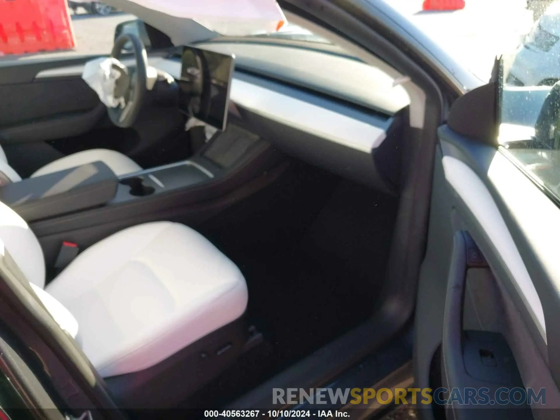 5 Photograph of a damaged car 7SAYGDEE8PA176557 TESLA MODEL Y 2023
