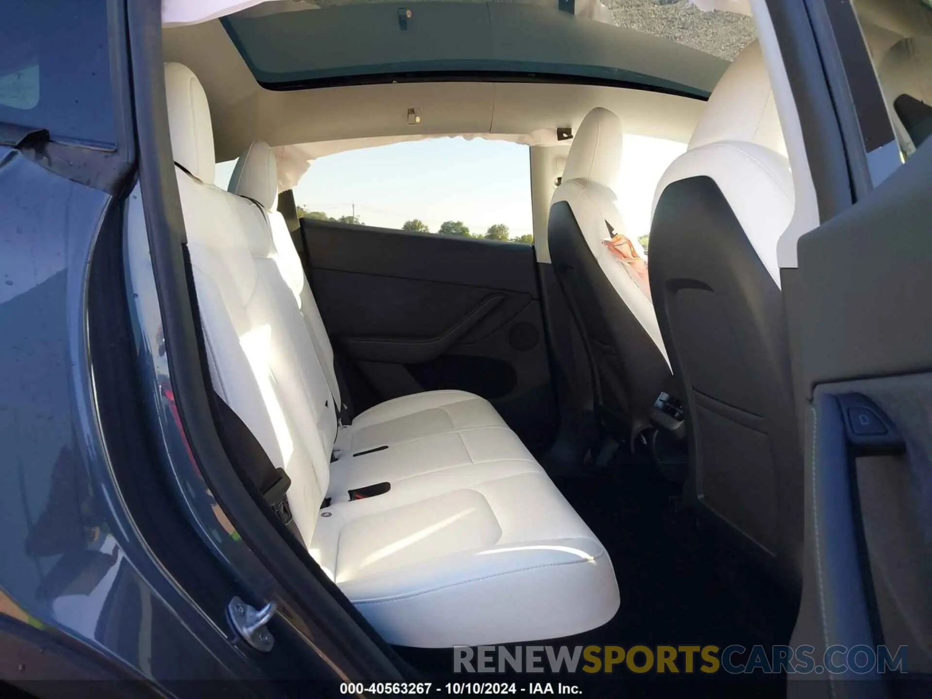 8 Photograph of a damaged car 7SAYGDEE8PA176557 TESLA MODEL Y 2023