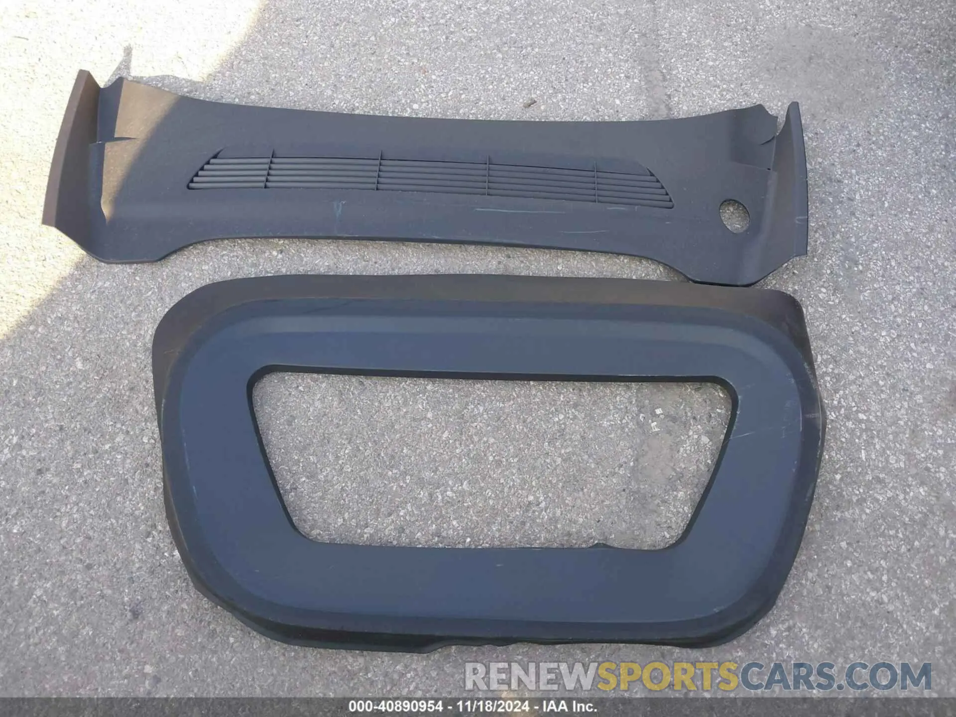 12 Photograph of a damaged car 7SAYGDEE8PA177580 TESLA MODEL Y 2023
